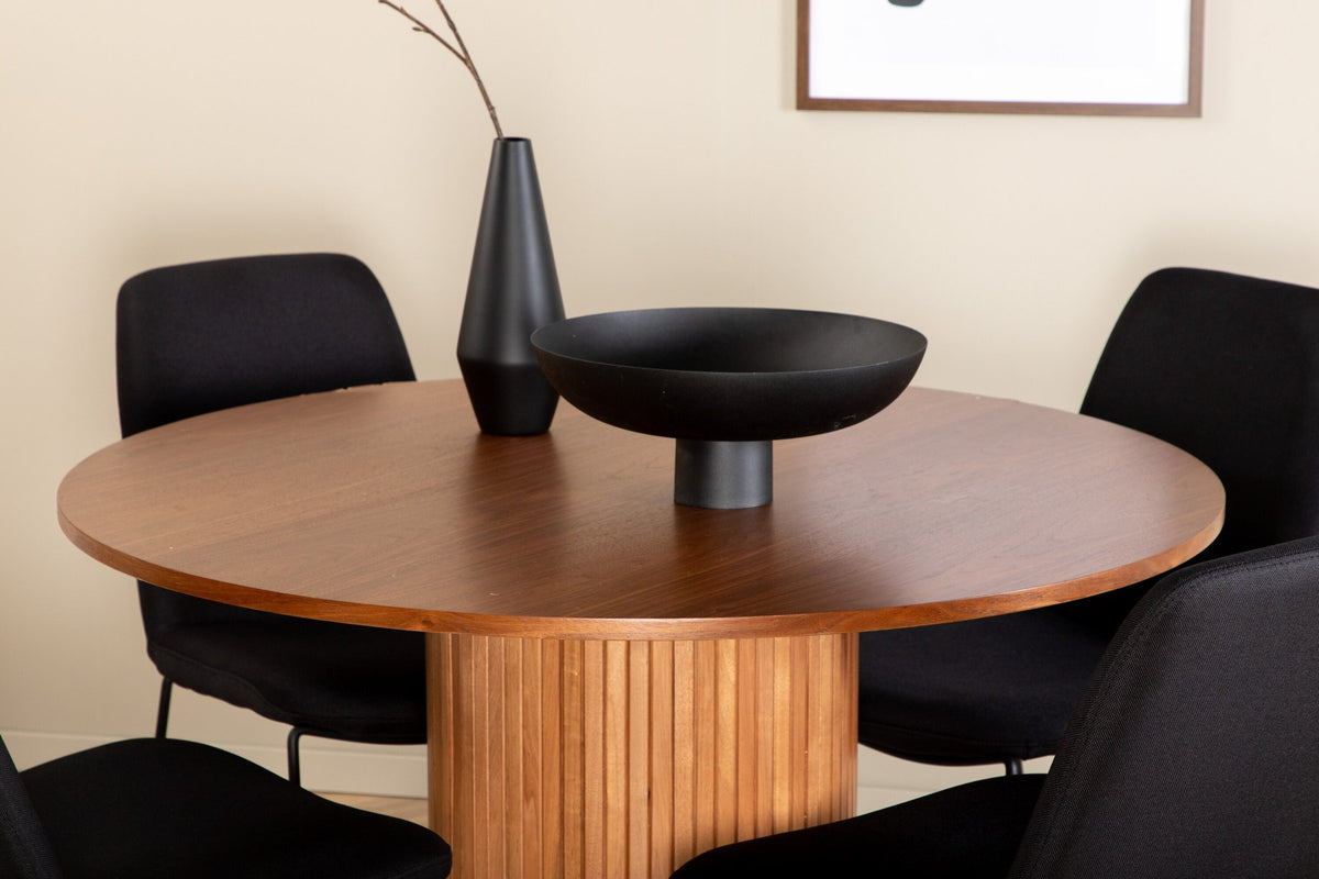 Schwarzes Bartischset Bianca mit vier Muce-Stühlen, Tischplatte aus MDF mit Furnier, Stuhlbeine aus schwarzem Metall, Sitz aus Polyester.