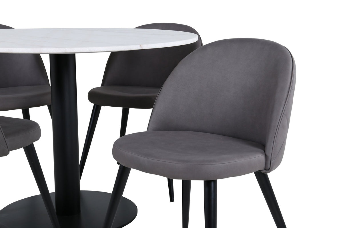 Rundes Esszimmerset aus grauen Velvet-Stühlen mit schwarzen Beinen und weissem Marmortisch mit schwarzem Metalluntergestell.
