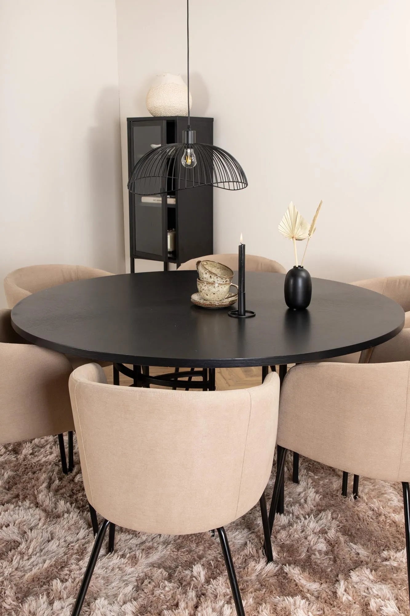 Modernes Esszimmerset Copenhagen + Berit für gesellige Runden.