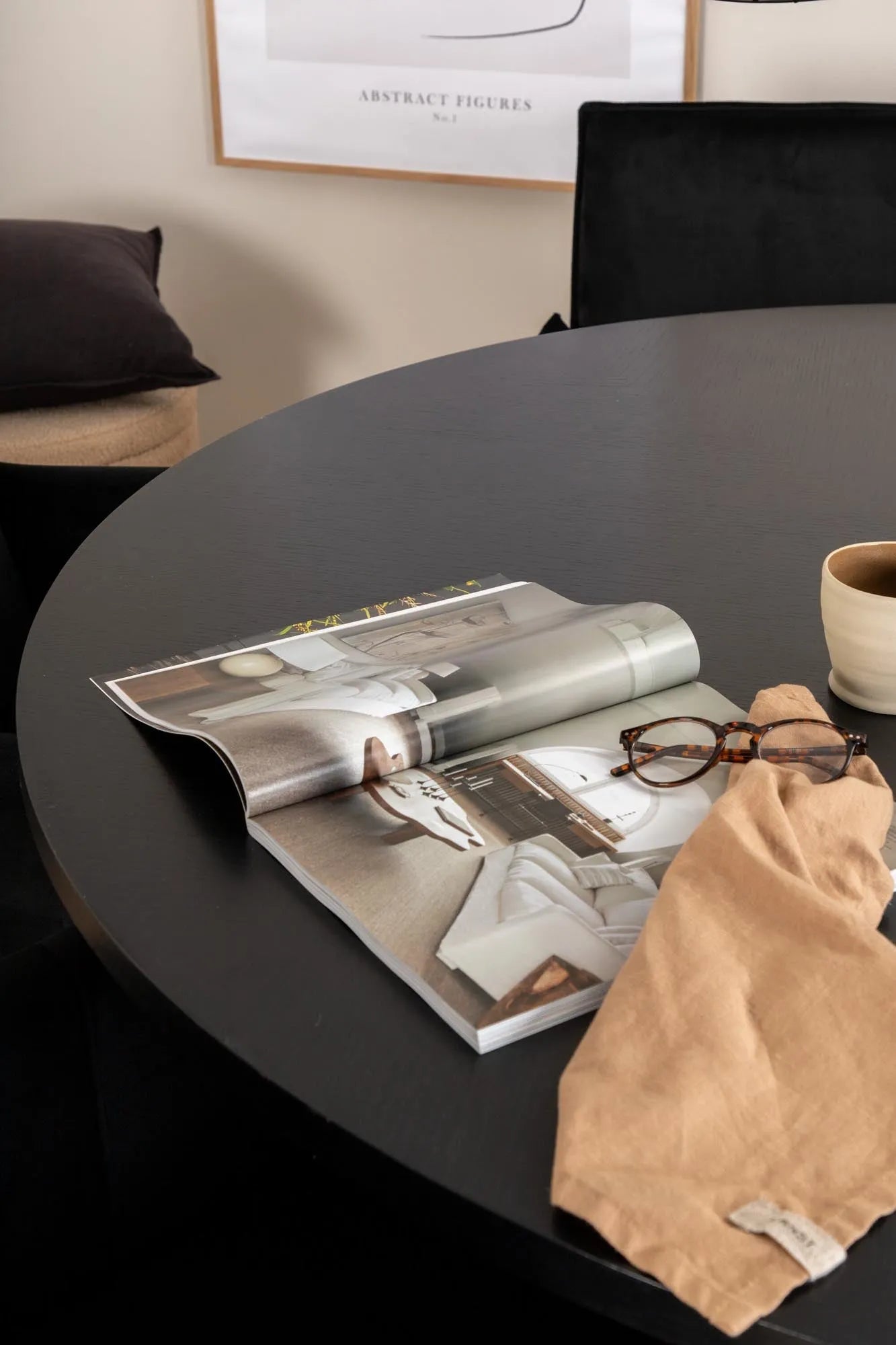 Skandinavisches Esszimmerset für 6, Tisch 140cm, modernes Design.