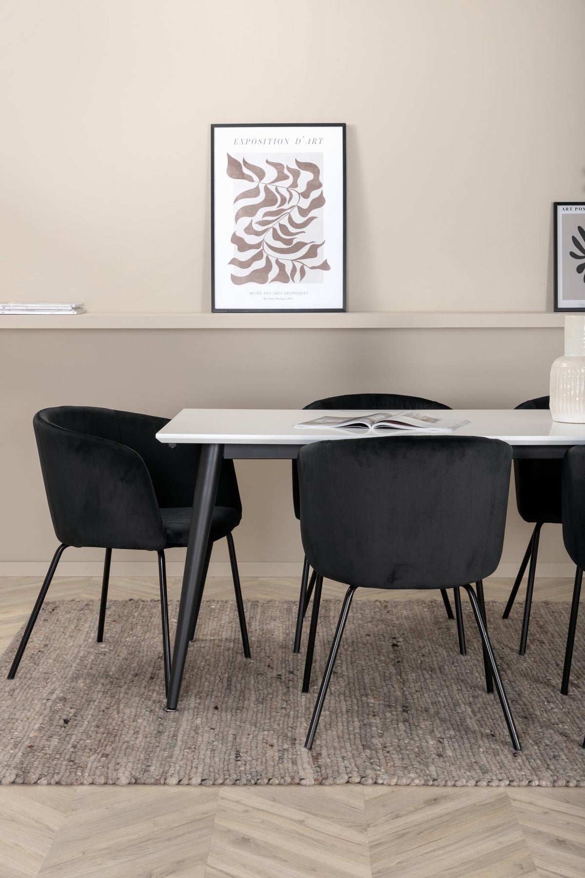 Jimmy Esszimmerset + Berit 195cm/6St. in Schwarz präsentiert im Onlineshop von KAQTU Design AG. Esszimmerset ist von Venture Home