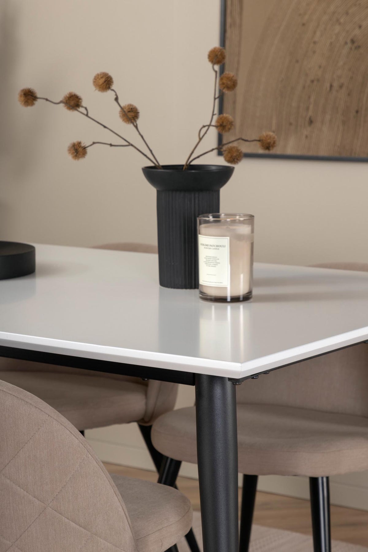 Jimmy Esszimmerset + Velvet 150cm/4St. in Beige, Schwarz präsentiert im Onlineshop von KAQTU Design AG. Esszimmerset ist von Venture Home