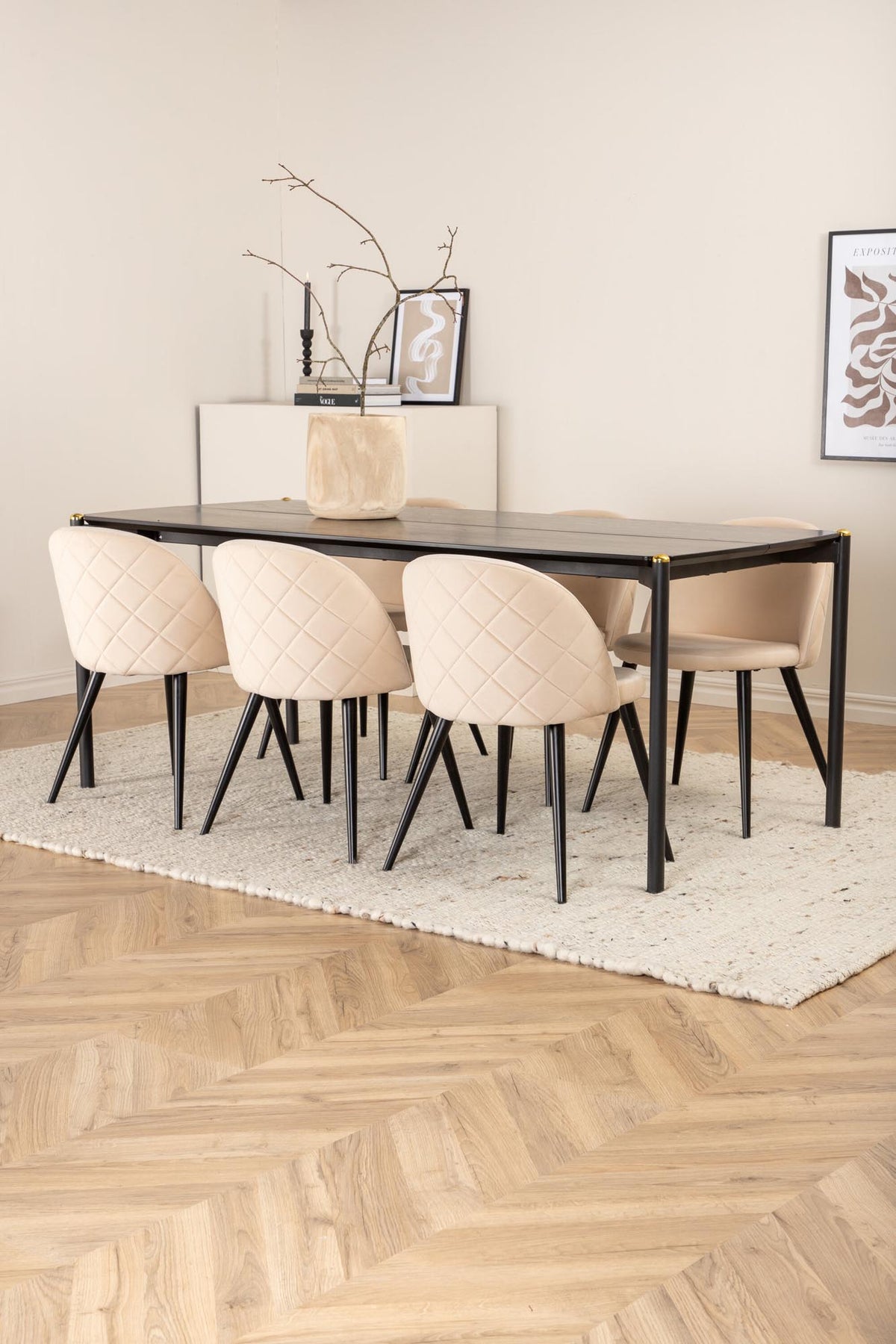 Pelle Esszimmerset + Velvet Stitches 190cm/6St. in Beige hell / Schwarz präsentiert im Onlineshop von KAQTU Design AG. Esszimmerset ist von Venture Home