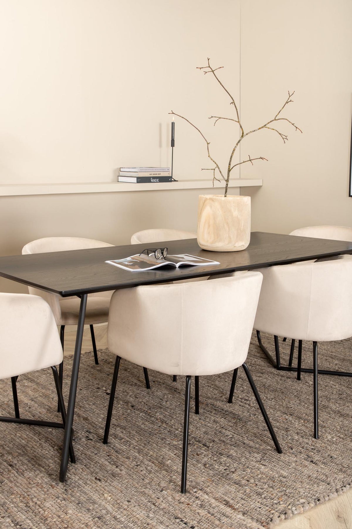 Petra Esszimmerset + Berit 190cm/6St. in Beige, Schwarz präsentiert im Onlineshop von KAQTU Design AG. Esszimmerset ist von Venture Home
