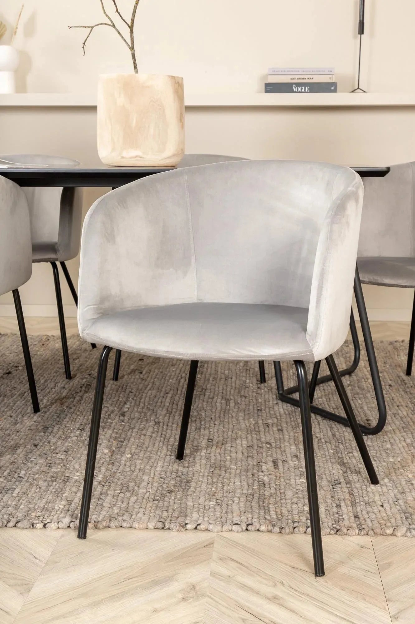 Elegantes Petra Esszimmerset 190cm mit 6 Stühlen von Venture Home.