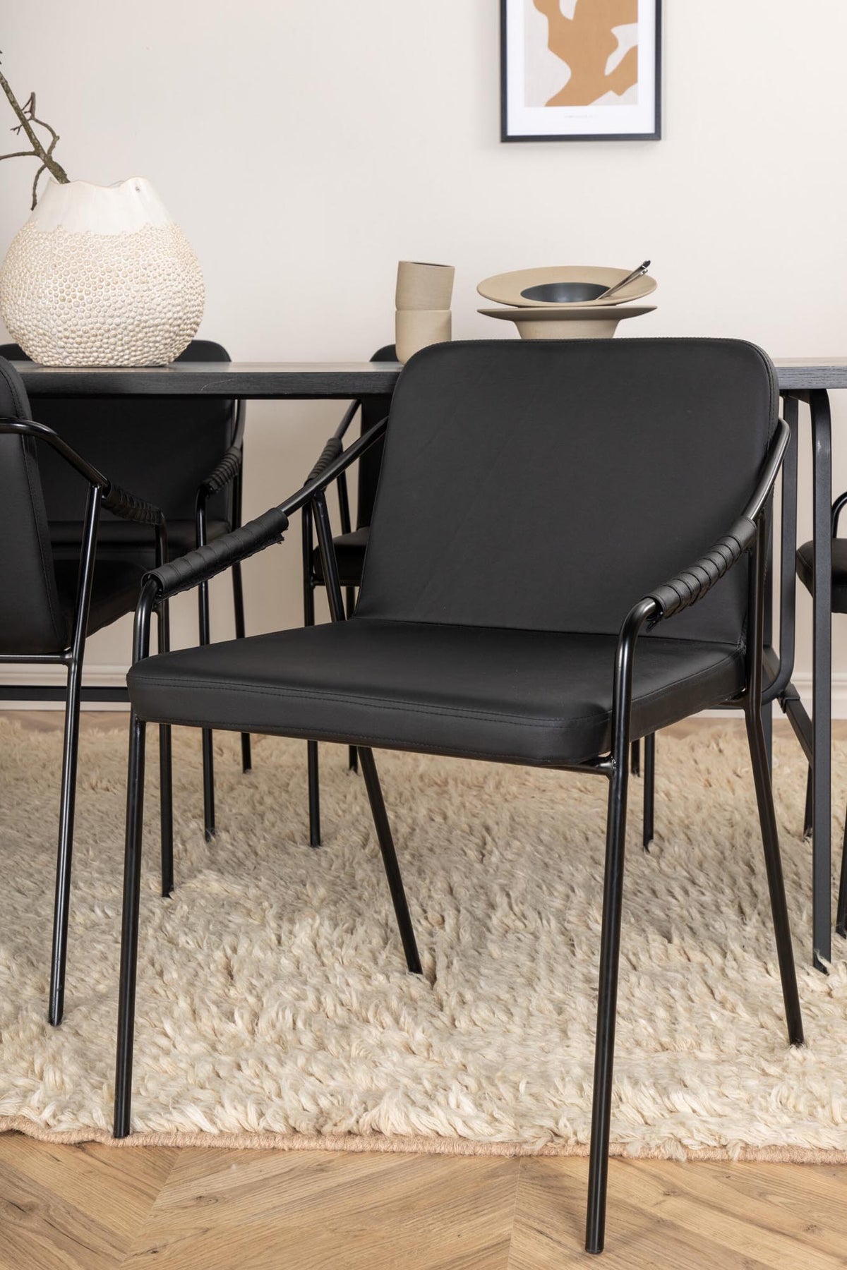 Uno Esszimmerset + Tvist 200cm/6St. in Schwarz präsentiert im Onlineshop von KAQTU Design AG. Esszimmerset ist von Venture Home