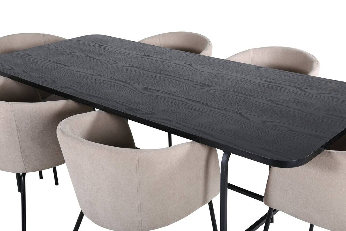 Esszimmerset Uno mit schwarzer MDF-Tischplatte und Metallgestell, kombiniert mit sechs Berit-Stühlen in Beige mit schwarzen Eisenbeinen.