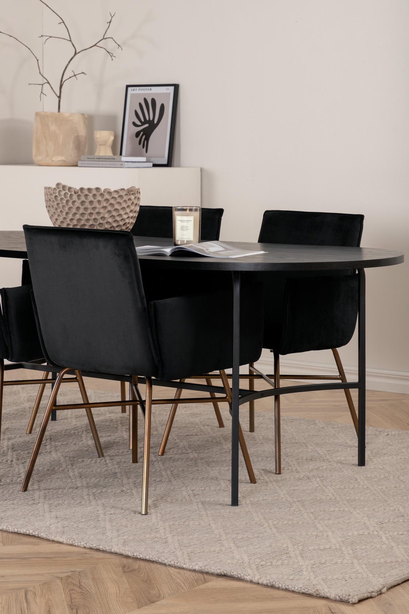 Skate Esszimmerset + Petra 200cm/4St. in Schwarz, Kupfer präsentiert im Onlineshop von KAQTU Design AG. Esszimmerset ist von Venture Home