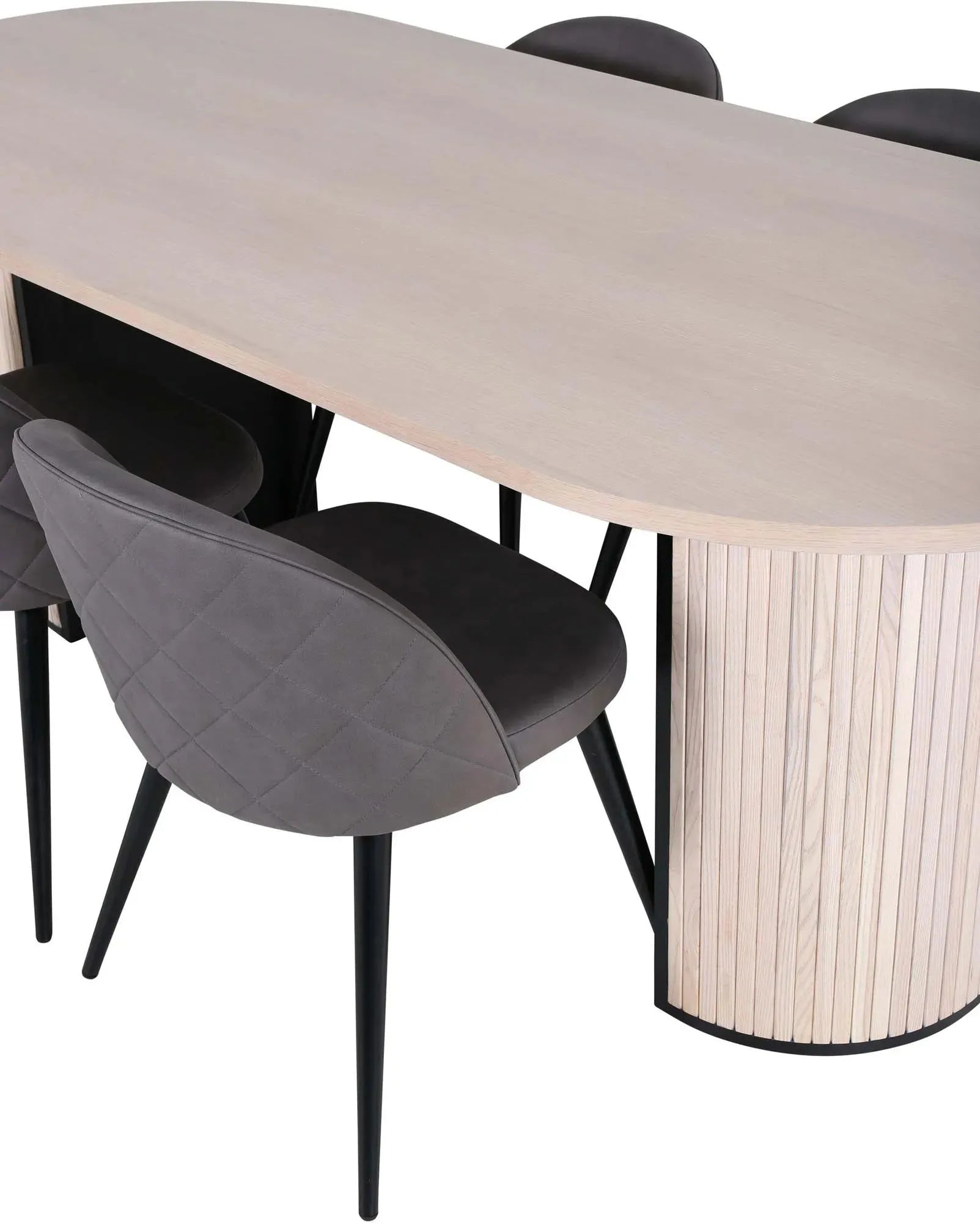 Stilvolles Bianca Set: 200cm Tisch & 4 edle Samtstühle von Venture Home.