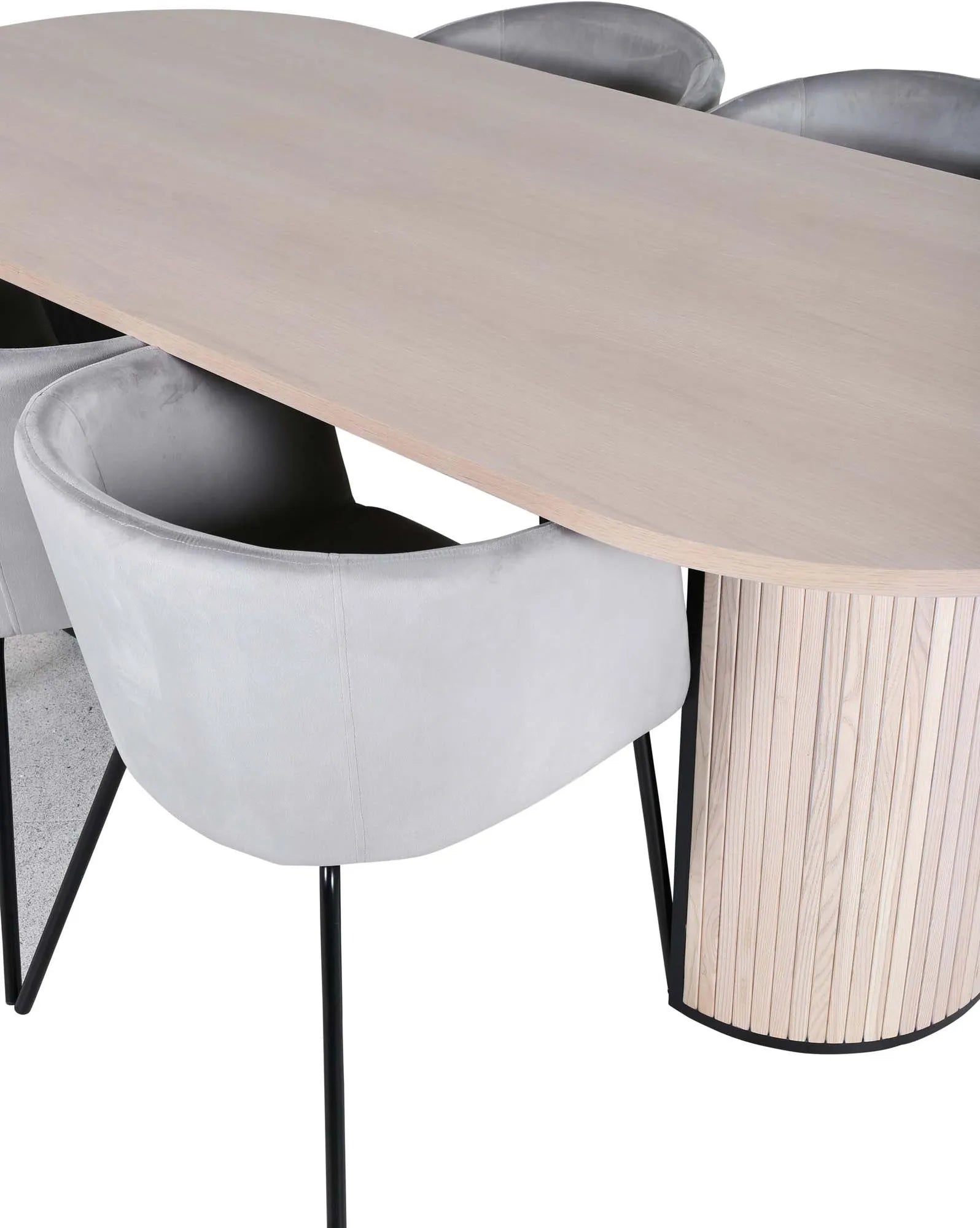 Elegantes Bianca Set: Perfekt für moderne, großzügige Essbereiche.