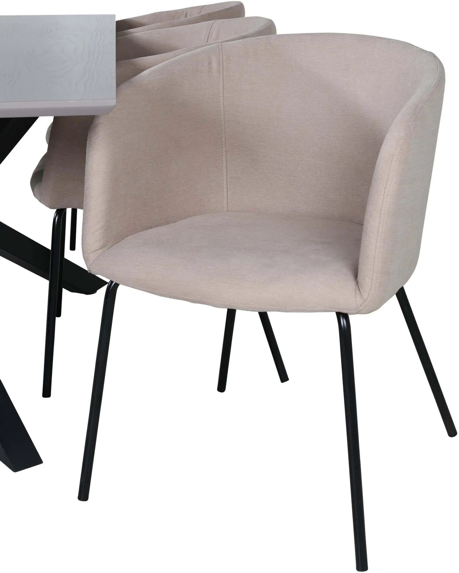 Stilvolles Esszimmerset: Zeitloses Design für gesellige Runden.