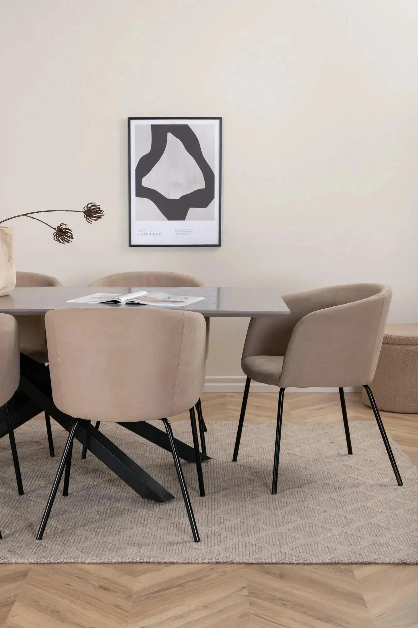 Piazza Esszimmerset: Funktionalität trifft auf skandinavisches Design.