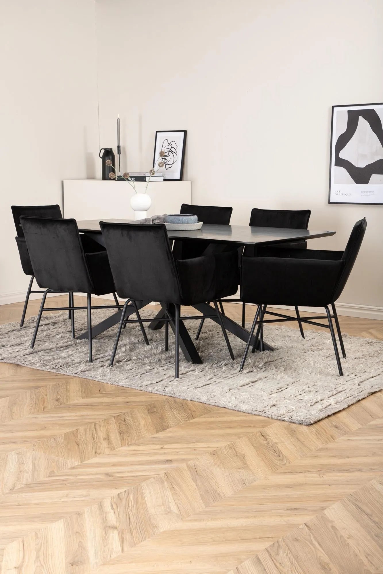 Piazza Esszimmerset: Zeitloses Design trifft auf Funktionalität.