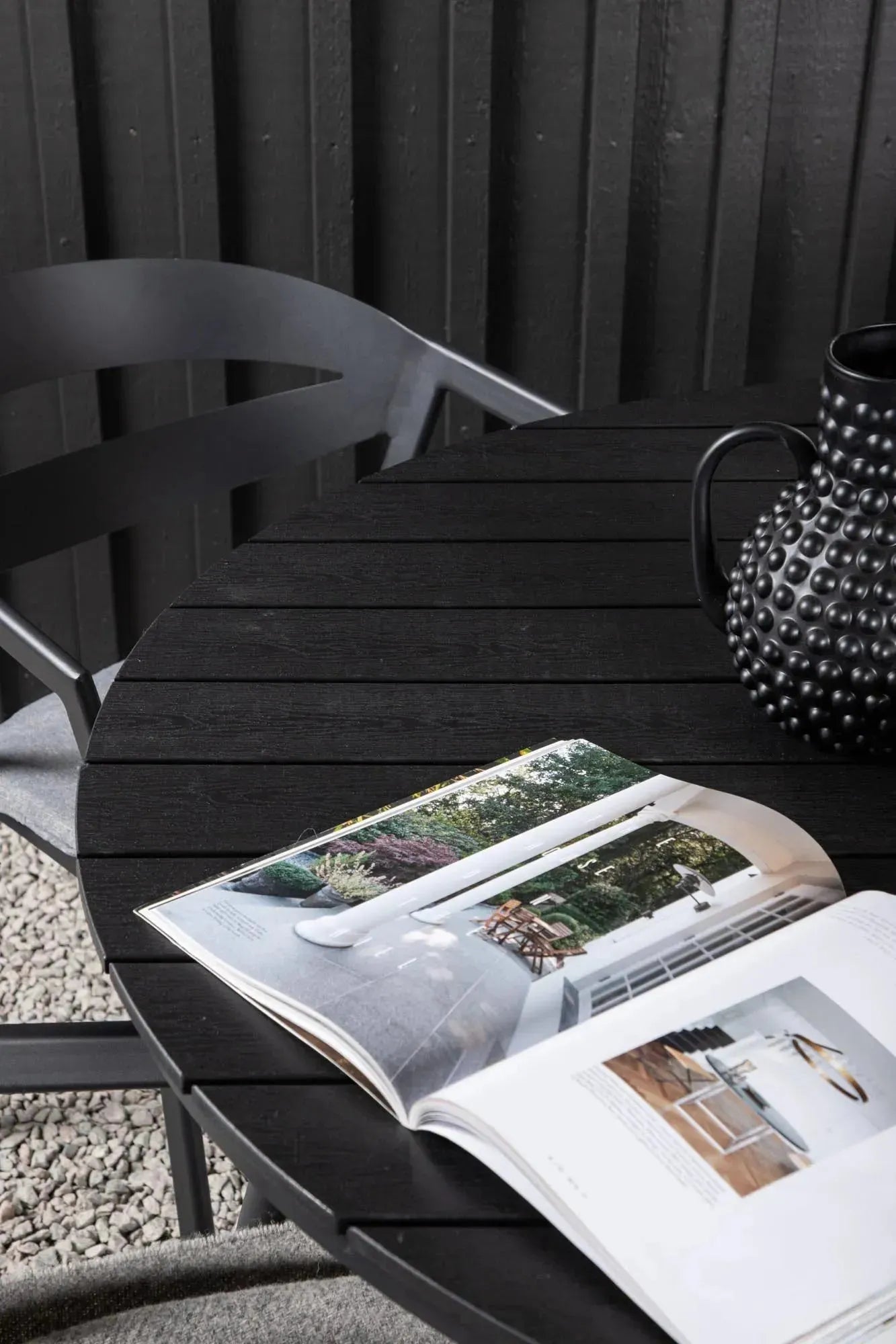 Stilvolles Outdoor-Tischset Break + Slit ⌀120cm von Venture Home.