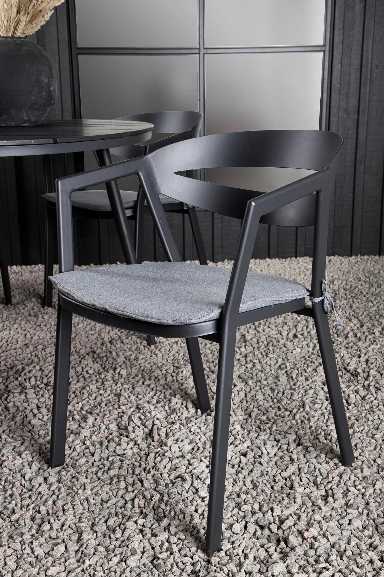Modernes Break Tischset ⌀120cm für stilvolle Outdoor-Momente.