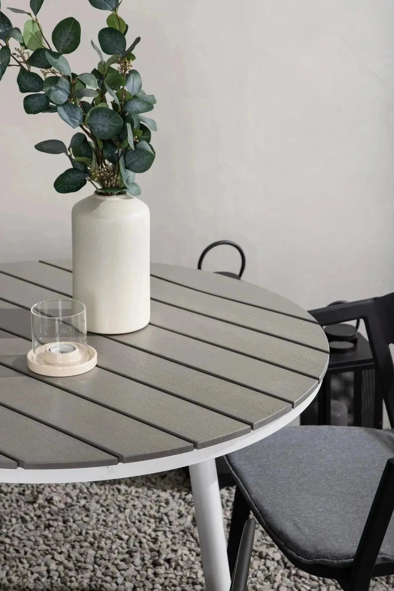 Robustes Break Tischset von Venture Home für Outdoor-Entspannung.