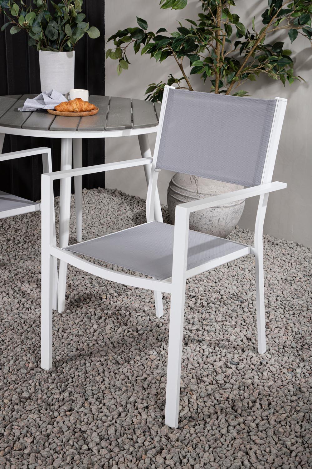 Break Outdoor-Tischset + Copacabana ⌀90cm/2St. in Grau präsentiert im Onlineshop von KAQTU Design AG. Gartentischset ist von Venture Home