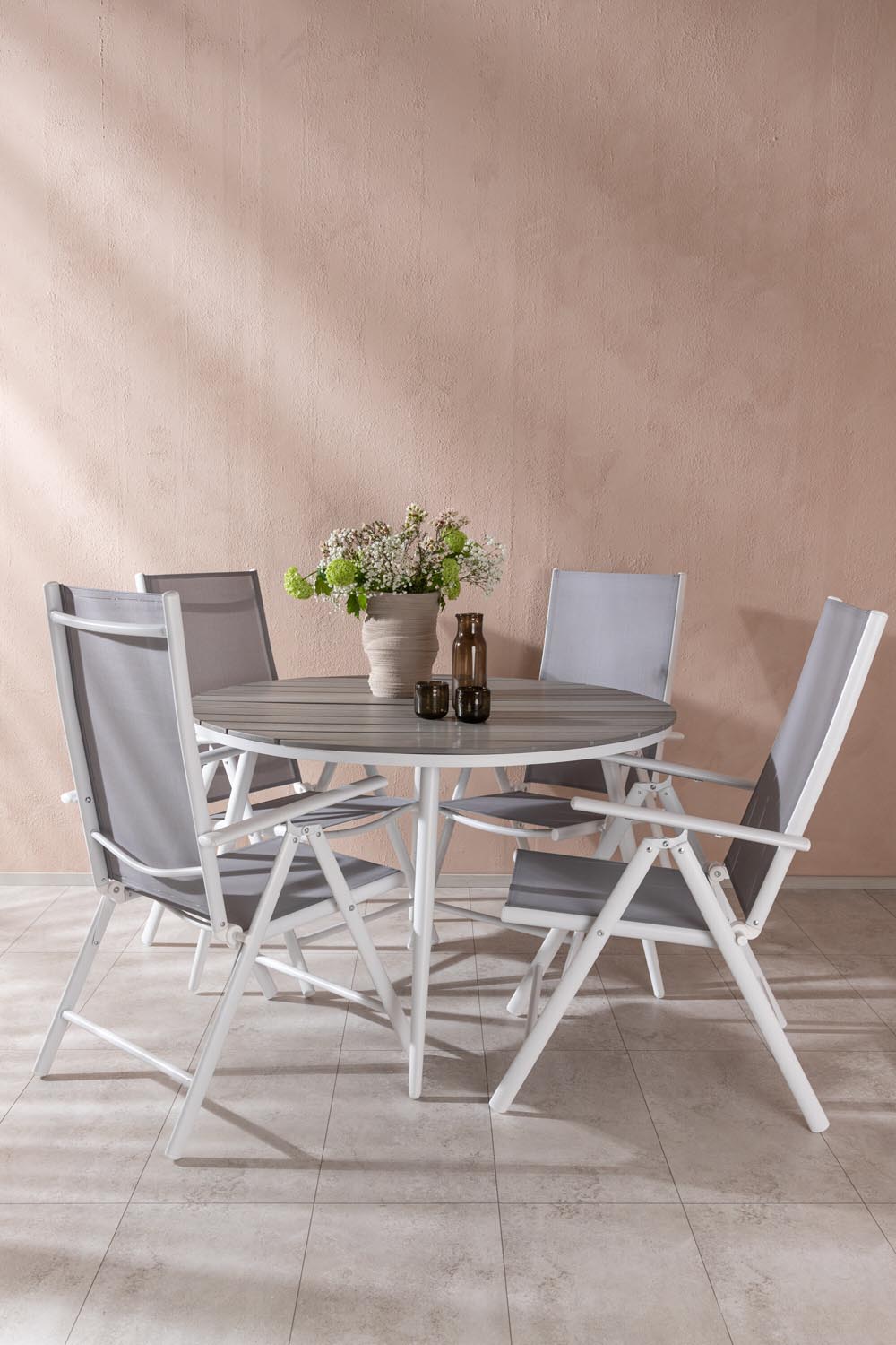 Break Outdoor-Tischset ⌀120cm/4St. in Weiss präsentiert im Onlineshop von KAQTU Design AG. Gartentischset ist von Venture Home