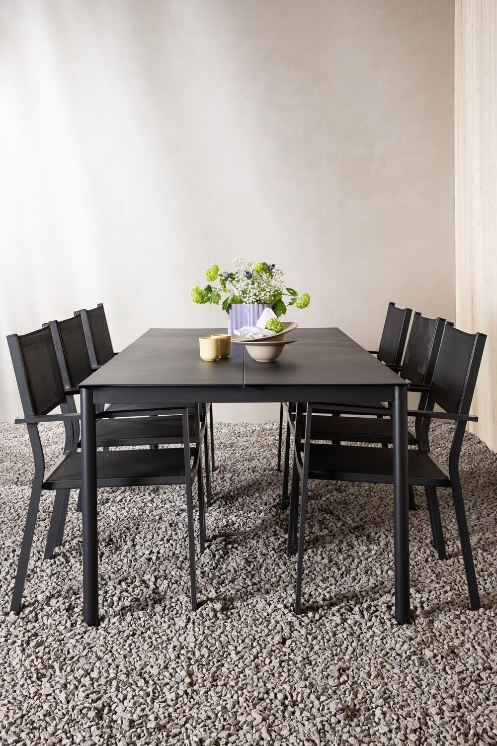 Modena Gartentisch Set in Schwarz präsentiert im Onlineshop von KAQTU Design AG. Gartentischset ist von Venture Home