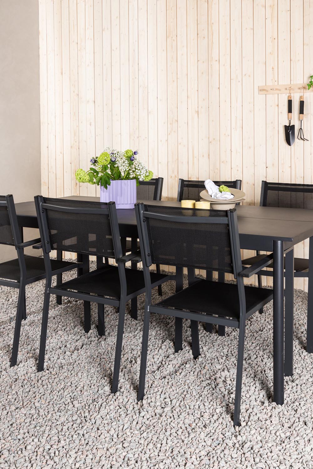 Modena Gartentisch Set in Schwarz präsentiert im Onlineshop von KAQTU Design AG. Gartentischset ist von Venture Home