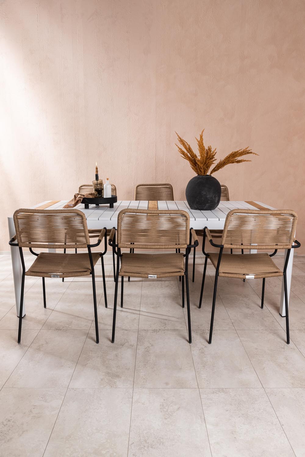 Togo Outdoor-Tischset + Lindos Armchair 200cm/6St. in Weiss / Natur präsentiert im Onlineshop von KAQTU Design AG. Gartentischset ist von Venture Home