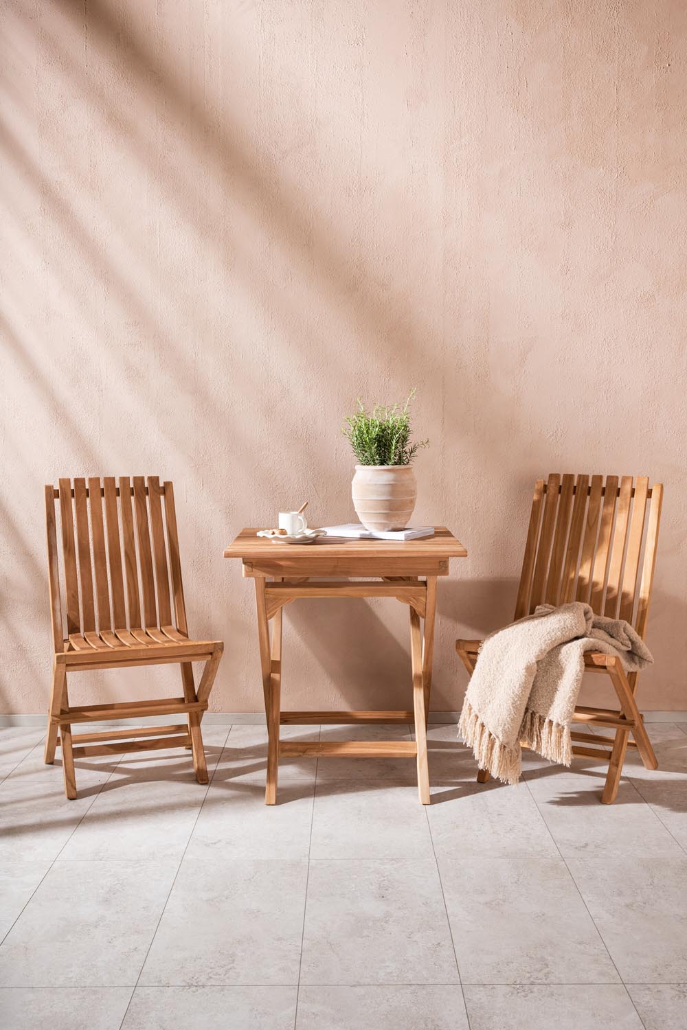 Ghana Outdoor-Tischset + Ghana 70cm/2St. in Gold präsentiert im Onlineshop von KAQTU Design AG. Gartentischset ist von Venture Home