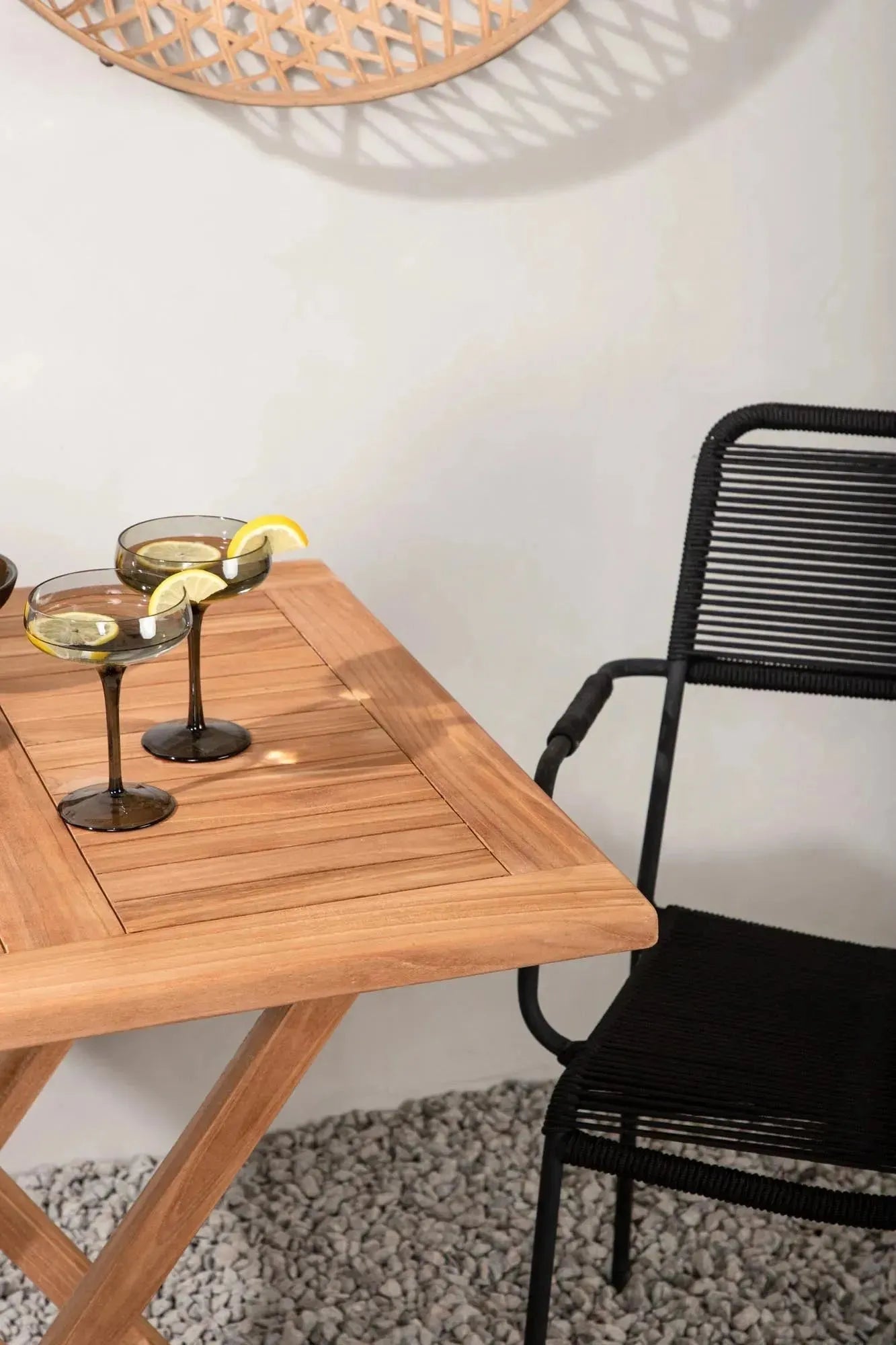 Elegantes Kenya Tischset 70cm, 2 Stühle, ideal für Terrasse & Balkon.