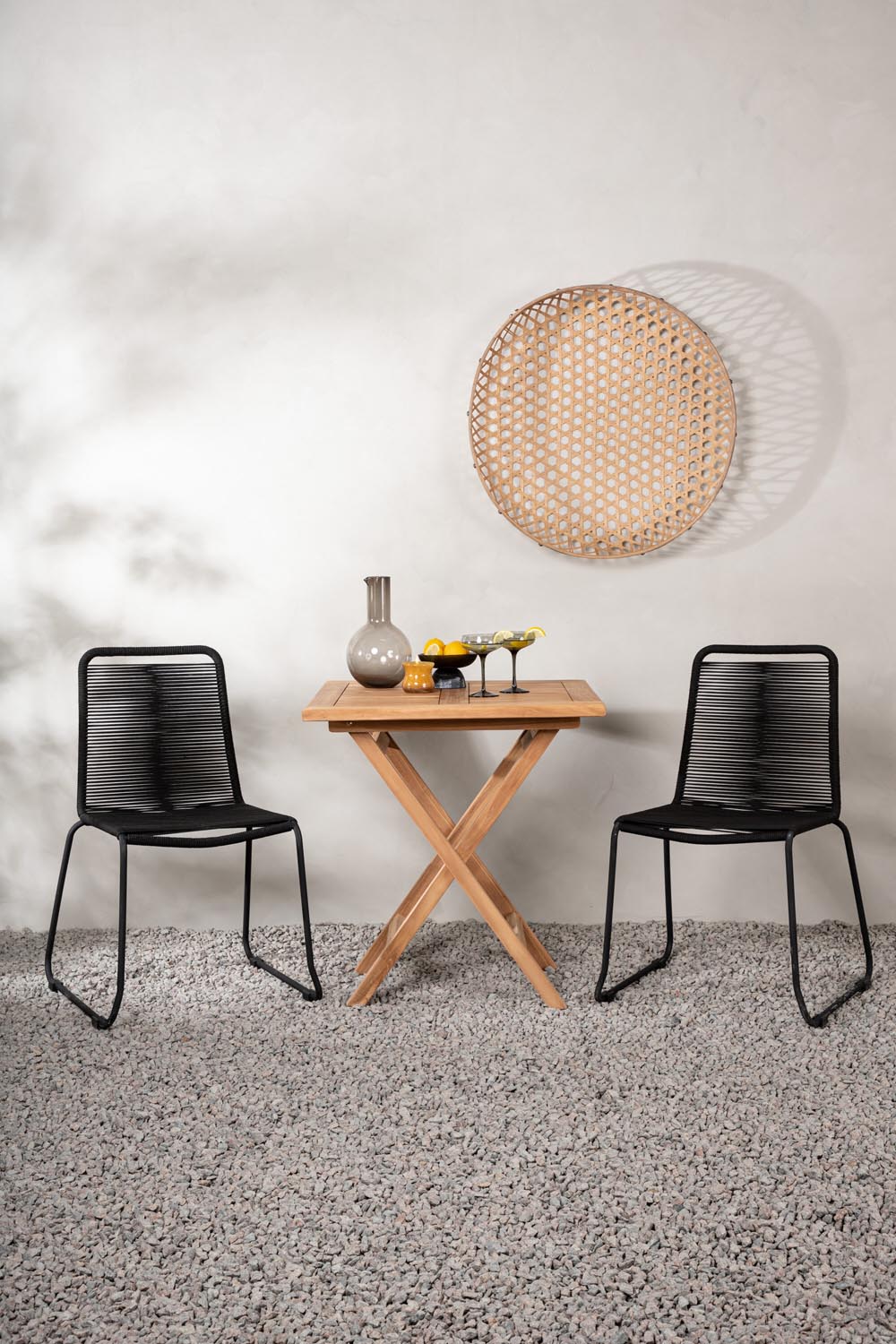 Kenya Outdoor-Tischset (Lindos Stacking Chair) 70cm/2St. in Natur / Schwarz präsentiert im Onlineshop von KAQTU Design AG. Gartentischset ist von Venture Home