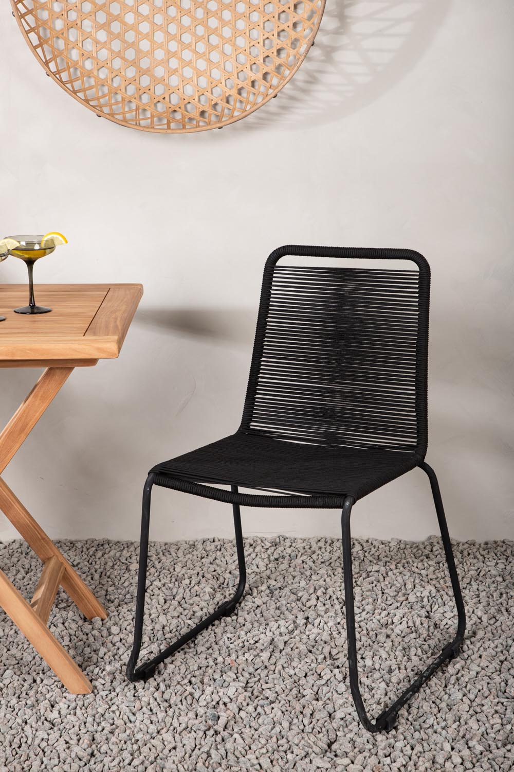 Kenya Outdoor-Tischset (Lindos Stacking Chair) 70cm/2St. in Natur / Schwarz präsentiert im Onlineshop von KAQTU Design AG. Gartentischset ist von Venture Home