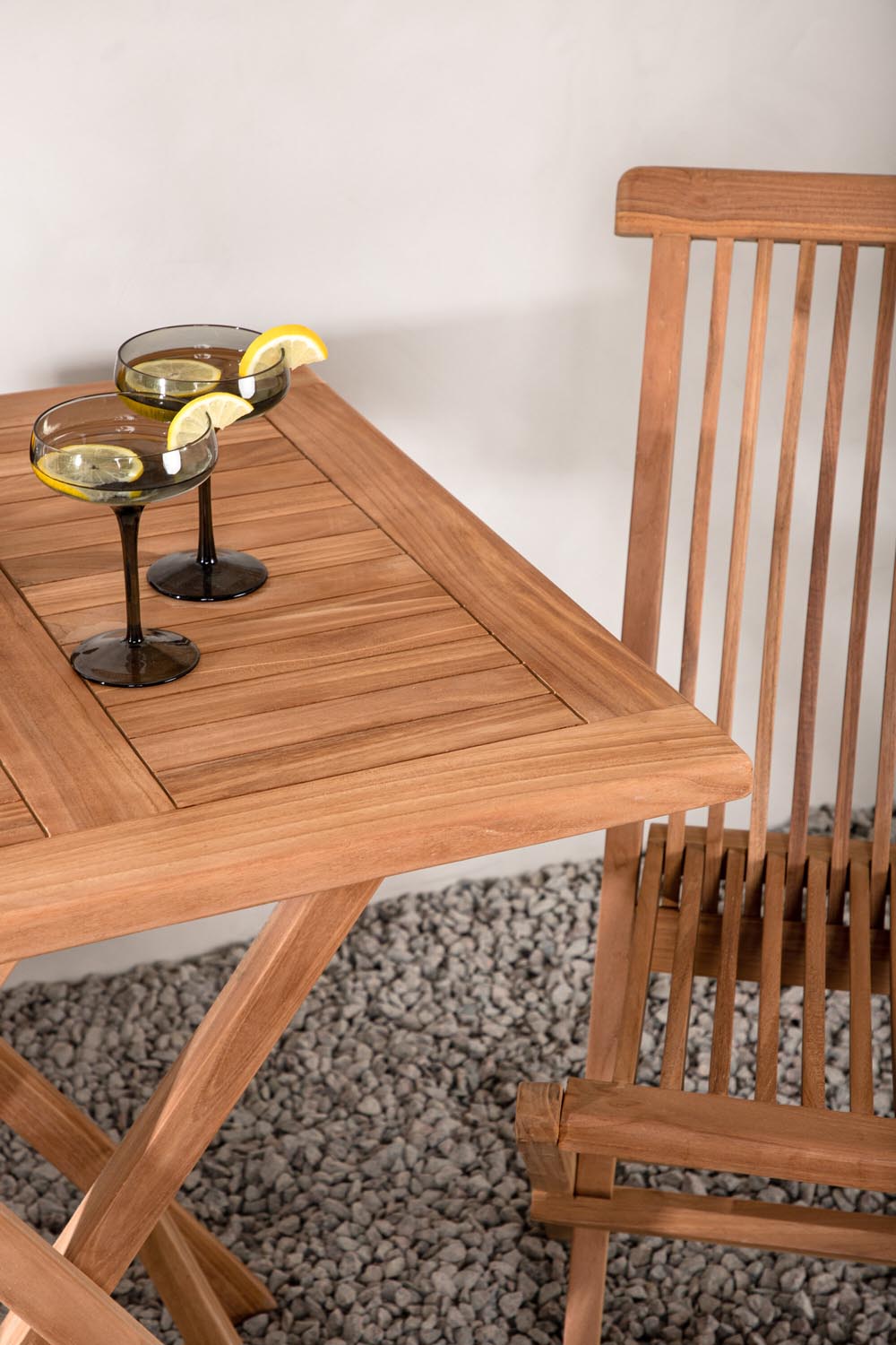 Kenya Outdoor-Klapptischset ohne Armlehene 70cm/2St. in Natur / Grau präsentiert im Onlineshop von KAQTU Design AG. Gartentischset ist von Venture Home