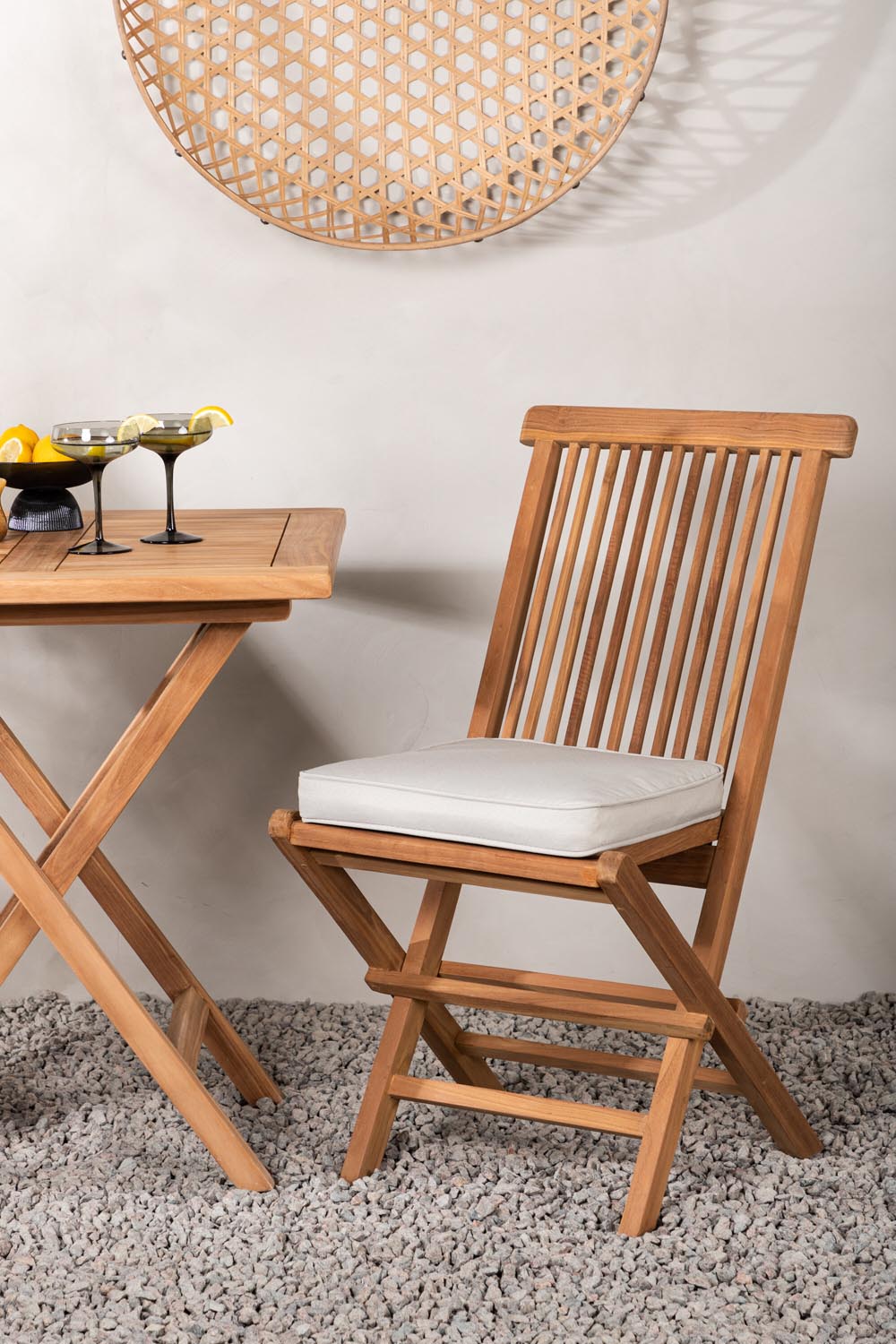 Kenya Outdoor-Klapptischset ohne Armlehene 70cm/2St. in Natur präsentiert im Onlineshop von KAQTU Design AG. Gartentischset ist von Venture Home