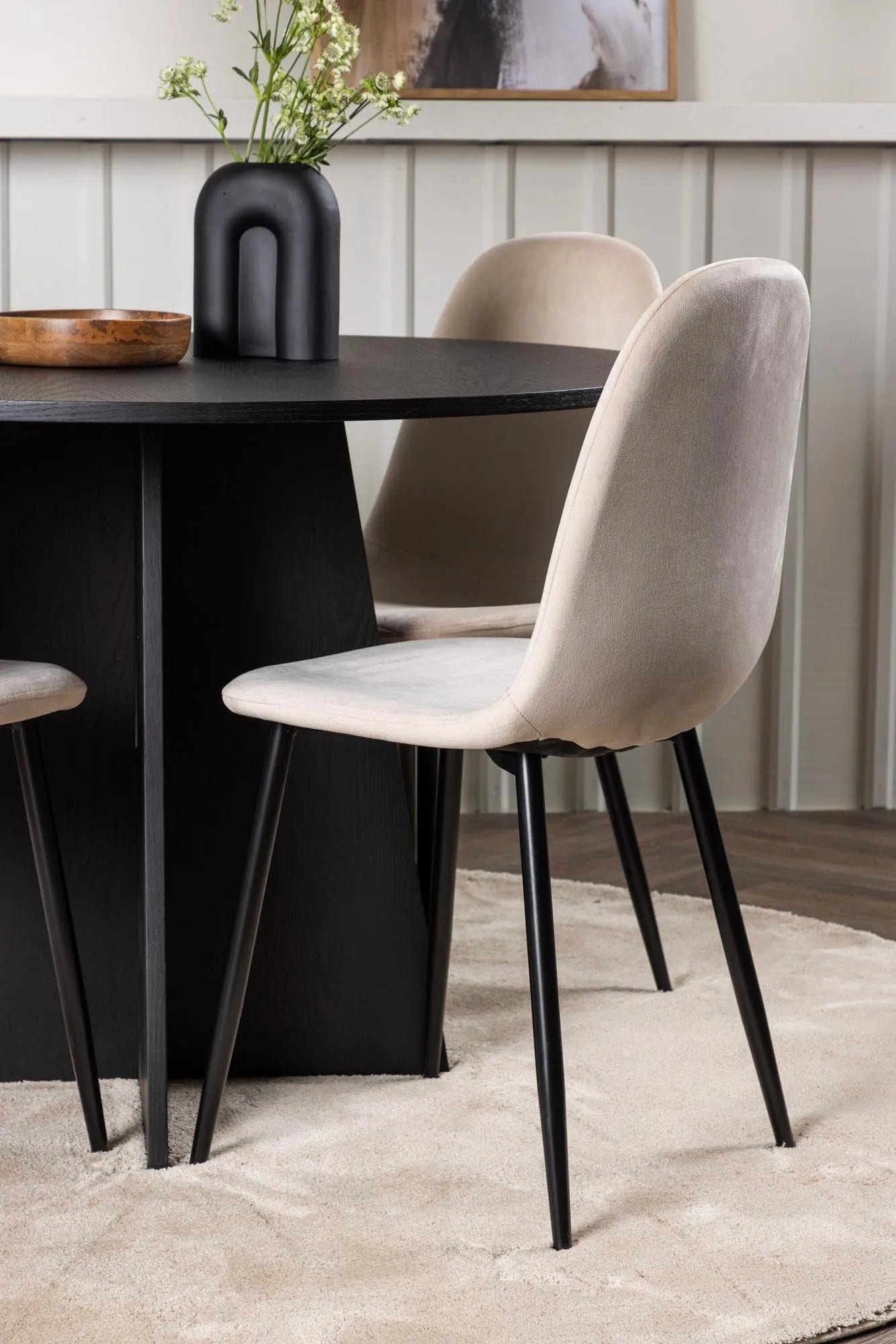 Venture Home Esszimmerset: Bootcut Tisch & 4 Polar Stühle, modern.