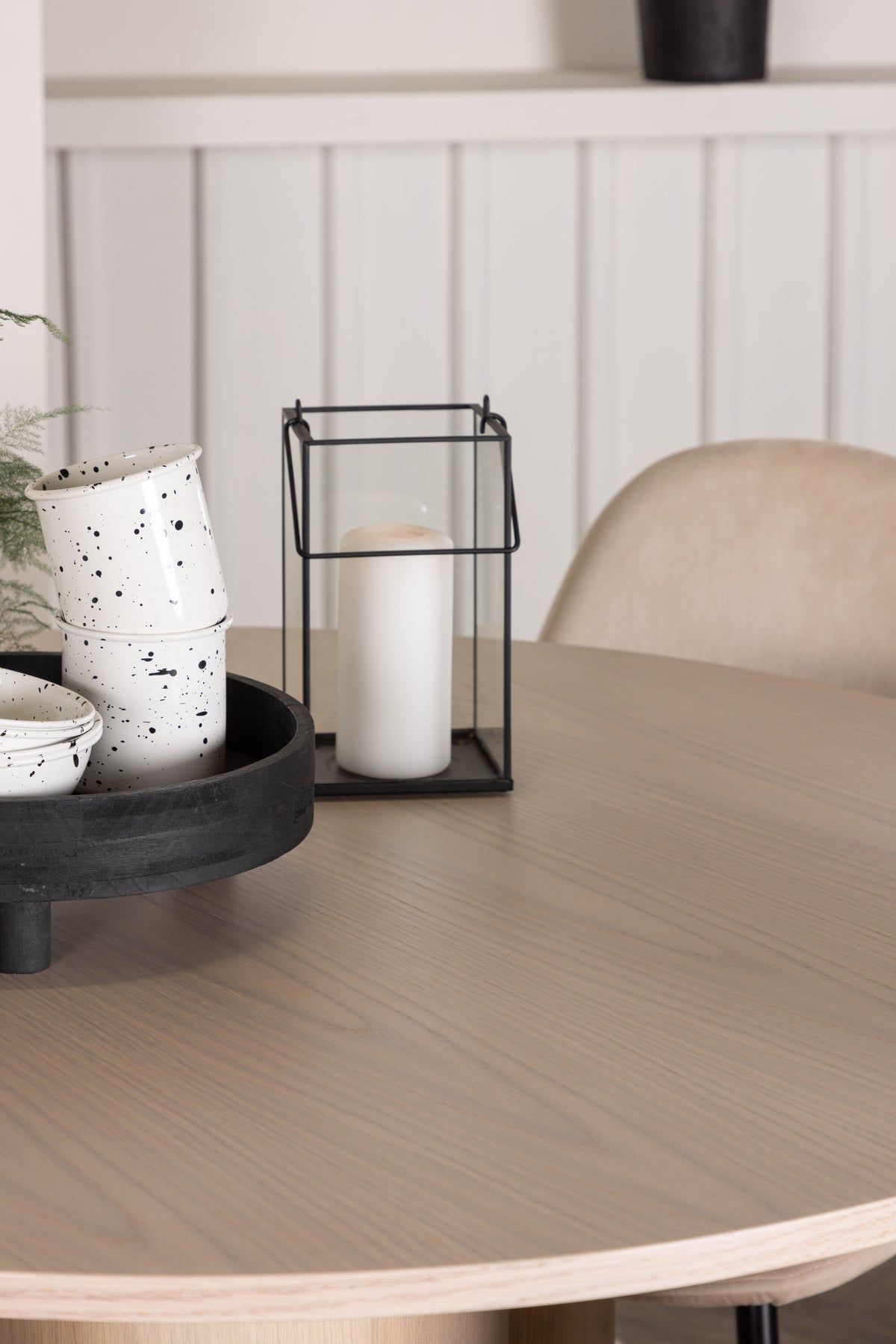 Olivia Esszimmer Set + Polar ⌀110cm/4St. in Natur / Beige / Schwarz präsentiert im Onlineshop von KAQTU Design AG. Esszimmerset ist von Venture Home