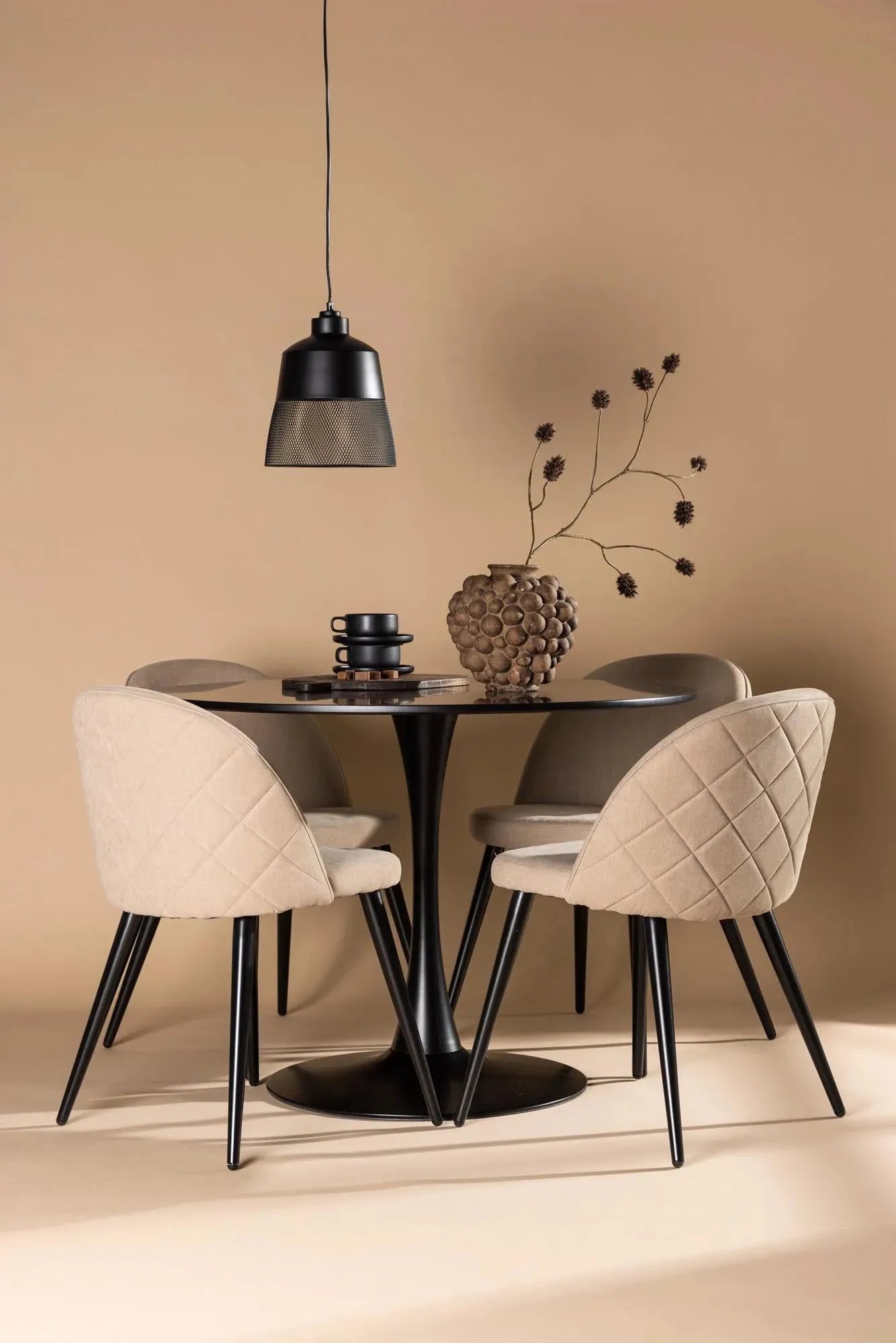 Luxuriöses Glade Esszimmerset Velvet, 100cm, 4 Stühle, von Venture Home.
