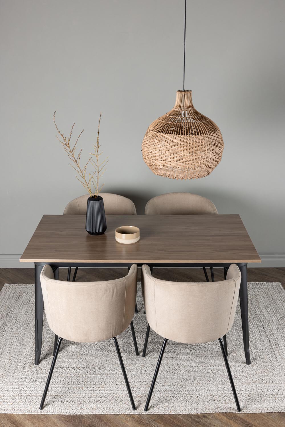 Tempe Esszimmerset + Berit 140cm/4St. in Beige, Schwarz präsentiert im Onlineshop von KAQTU Design AG. Esszimmerset ist von Venture Home