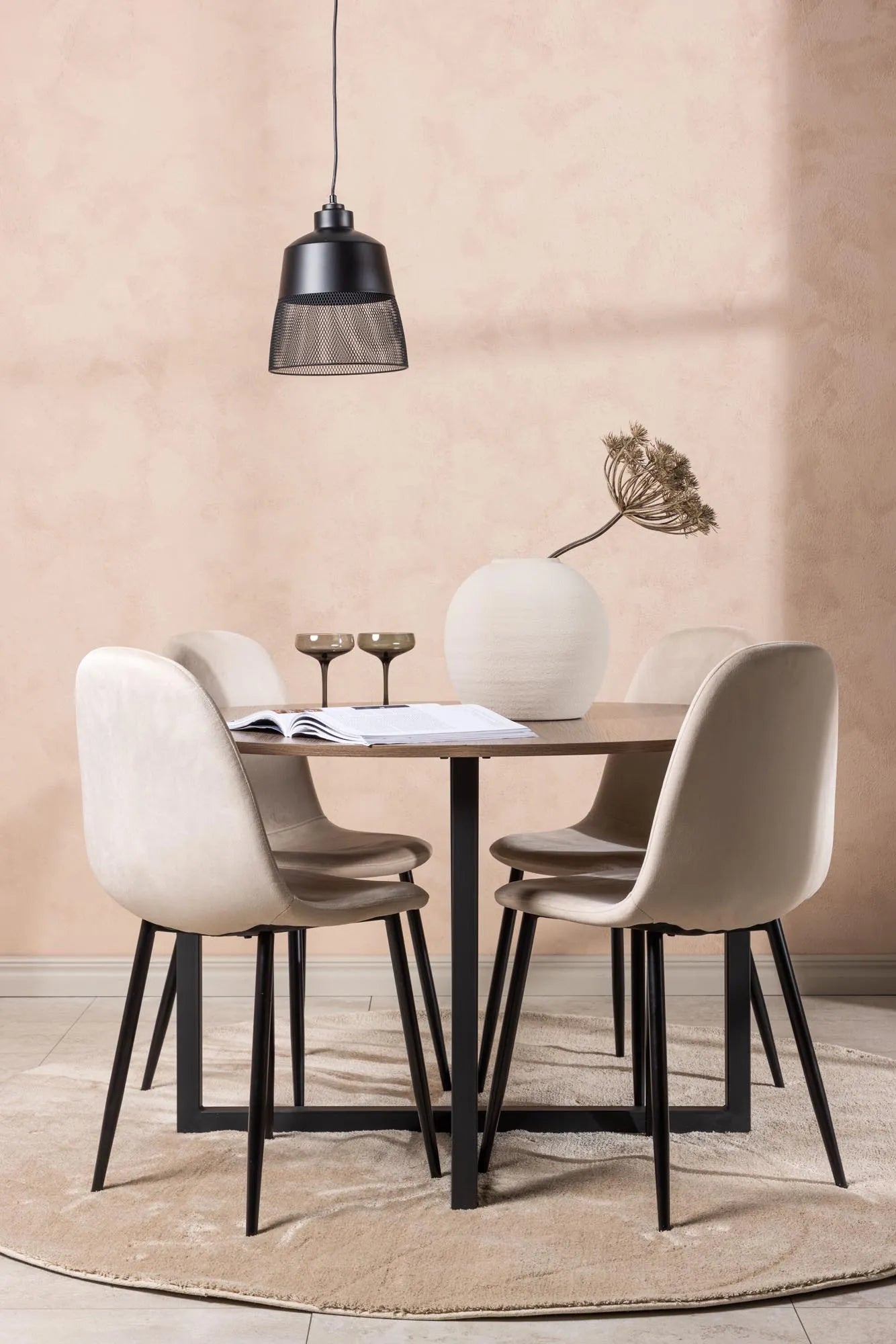 Elegantes Esszimmerset Durango + Polar: Perfekt für stilvolle Räume.