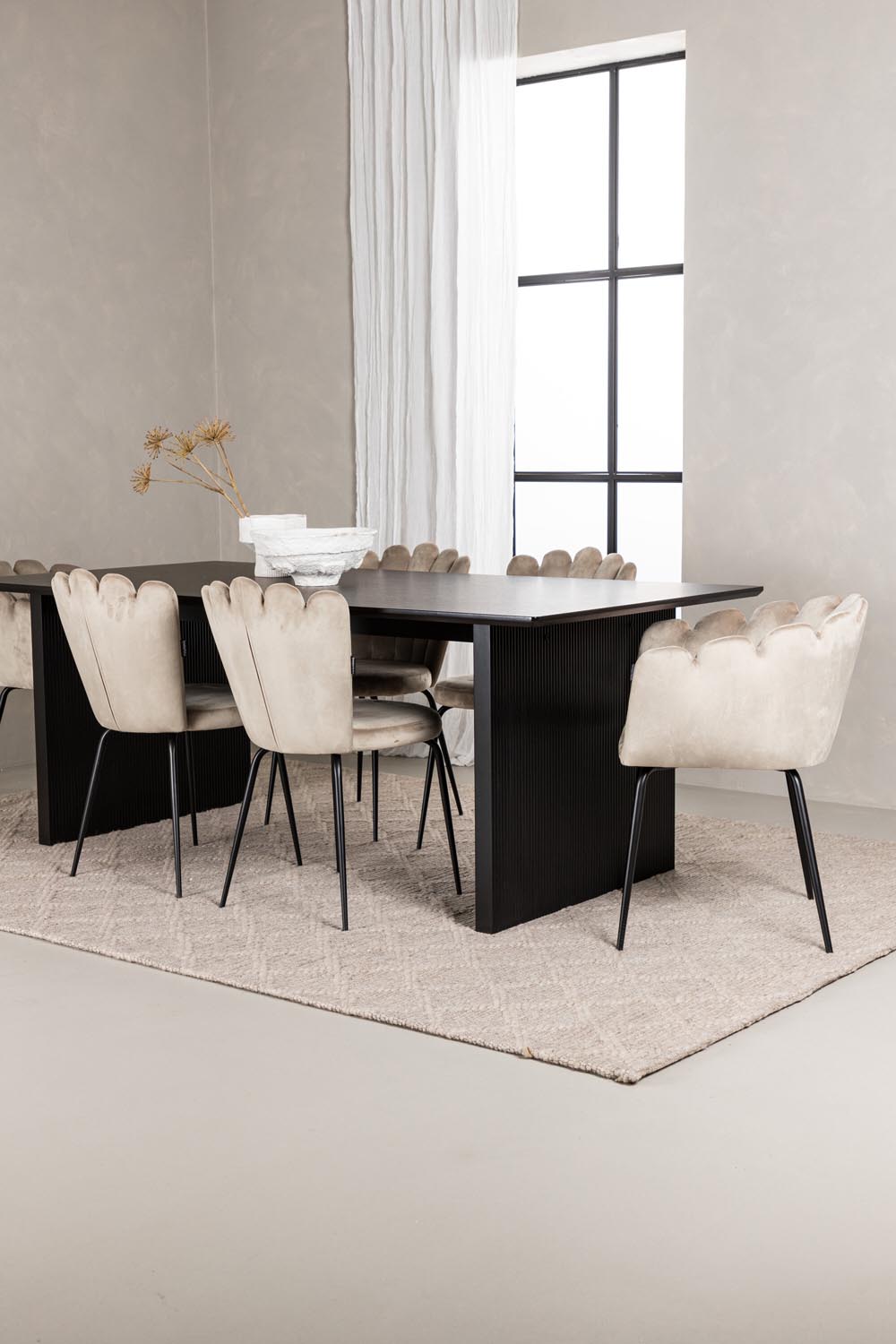 Vail Esszimmerset 200cm/4St. in Beige präsentiert im Onlineshop von KAQTU Design AG. Esszimmerset ist von Venture Home