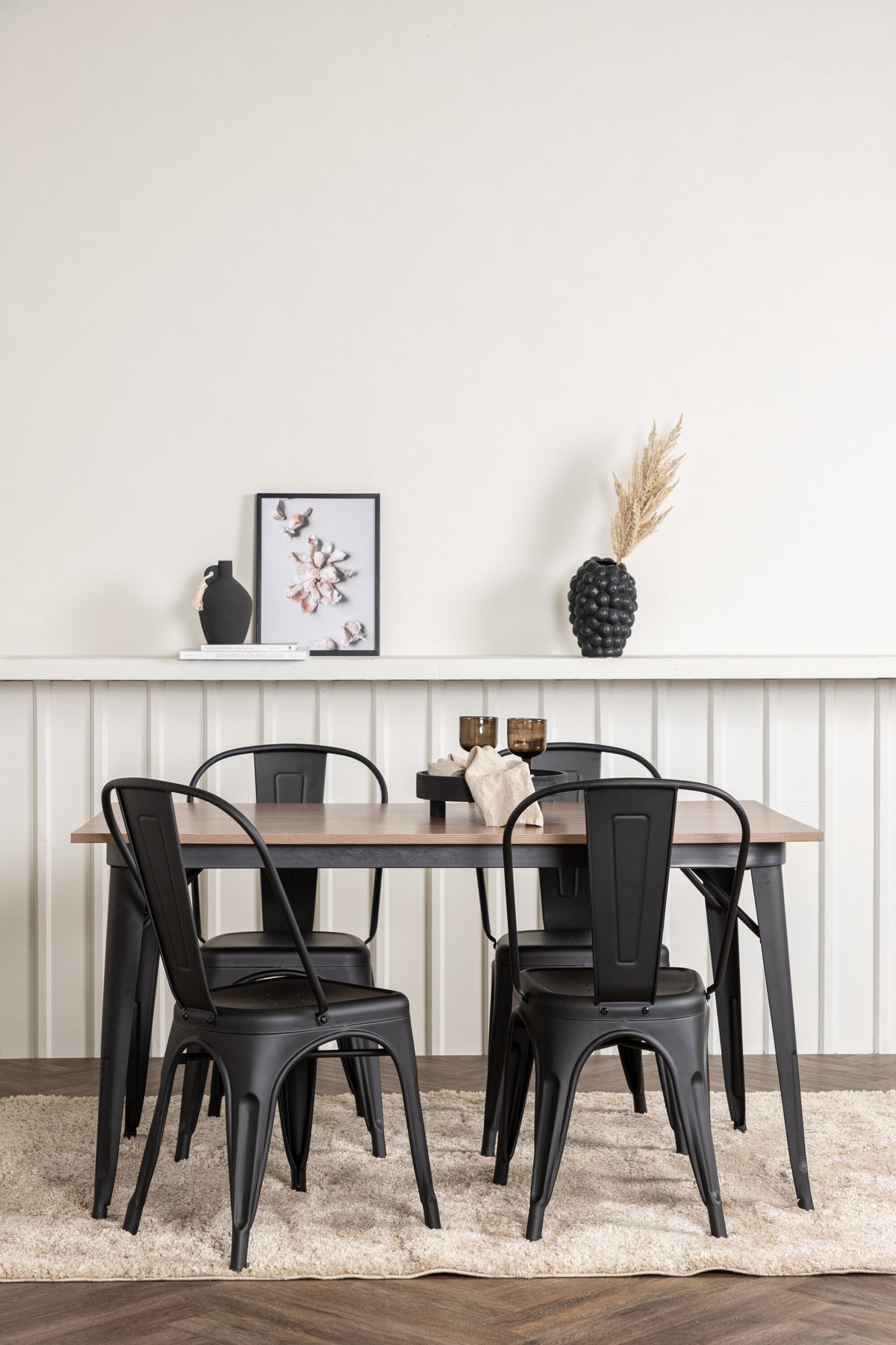 Tempe Esszimmerset + Tempe 140cm/4St. in Schwarz präsentiert im Onlineshop von KAQTU Design AG. Esszimmerset ist von Venture Home