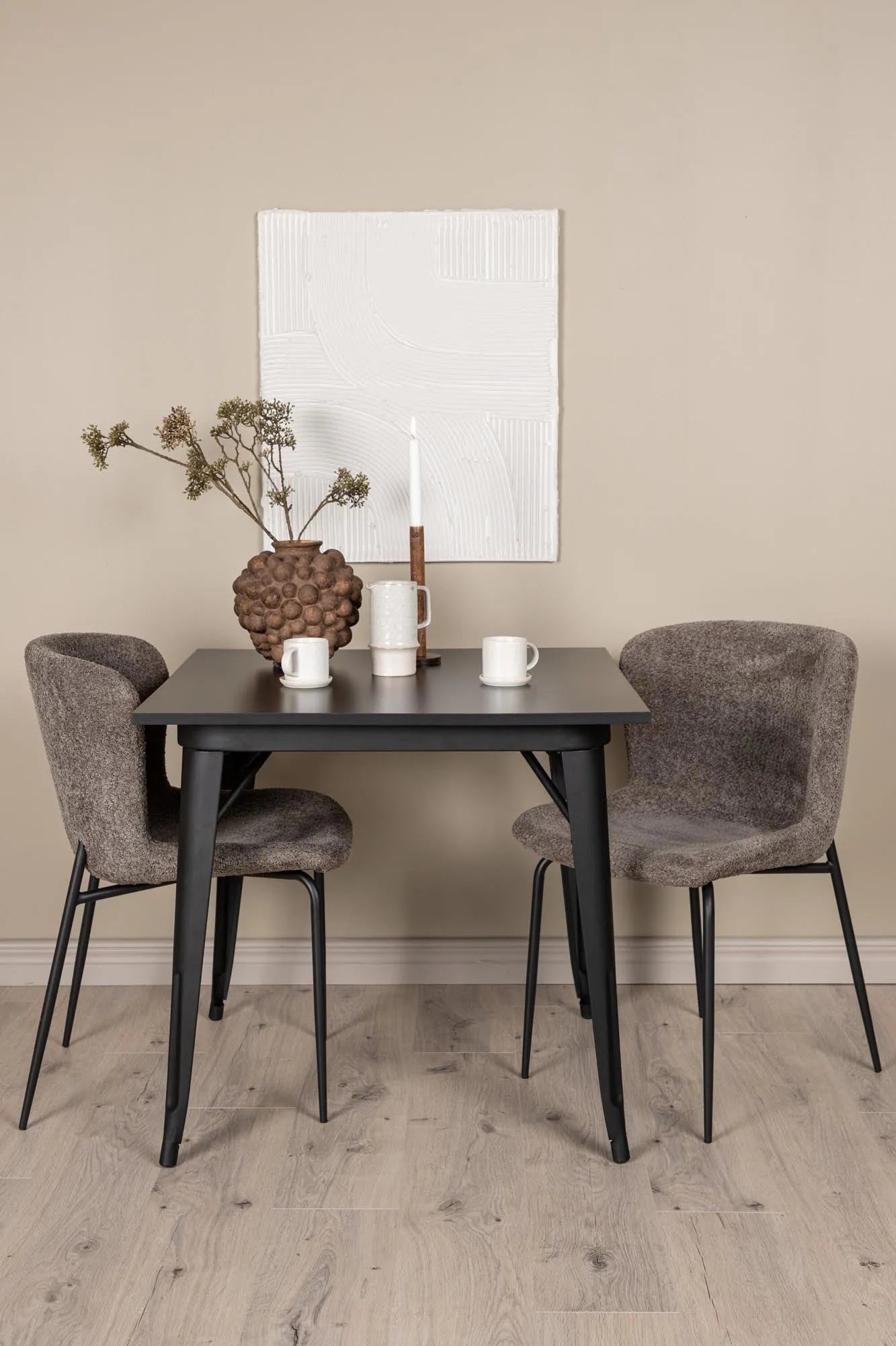 Elegantes Tempe Esszimmerset mit 80cm Modesto Stühlen von Venture Home.