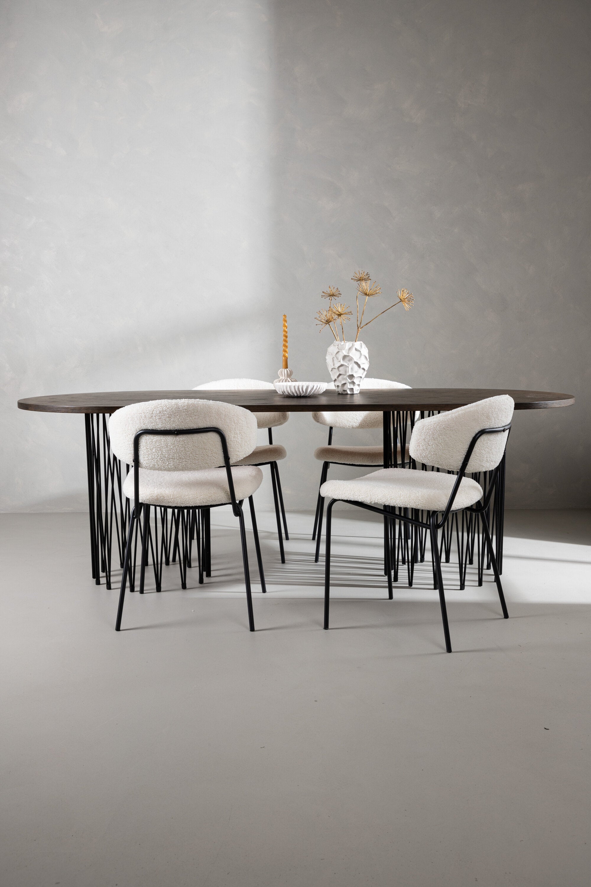 Stone Esszimmerset + Chico 220cm/4St. in Weiss präsentiert im Onlineshop von KAQTU Design AG. Esszimmerset ist von Venture Home