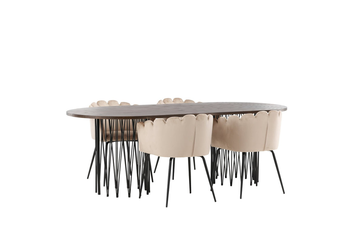 Ovaler Esstisch mit Tischplatte aus MDF mit Mocca-Furnier und schwarzem Metallgestell, umgeben von vier Limhamn-Stühlen mit beigem Samtbezug.