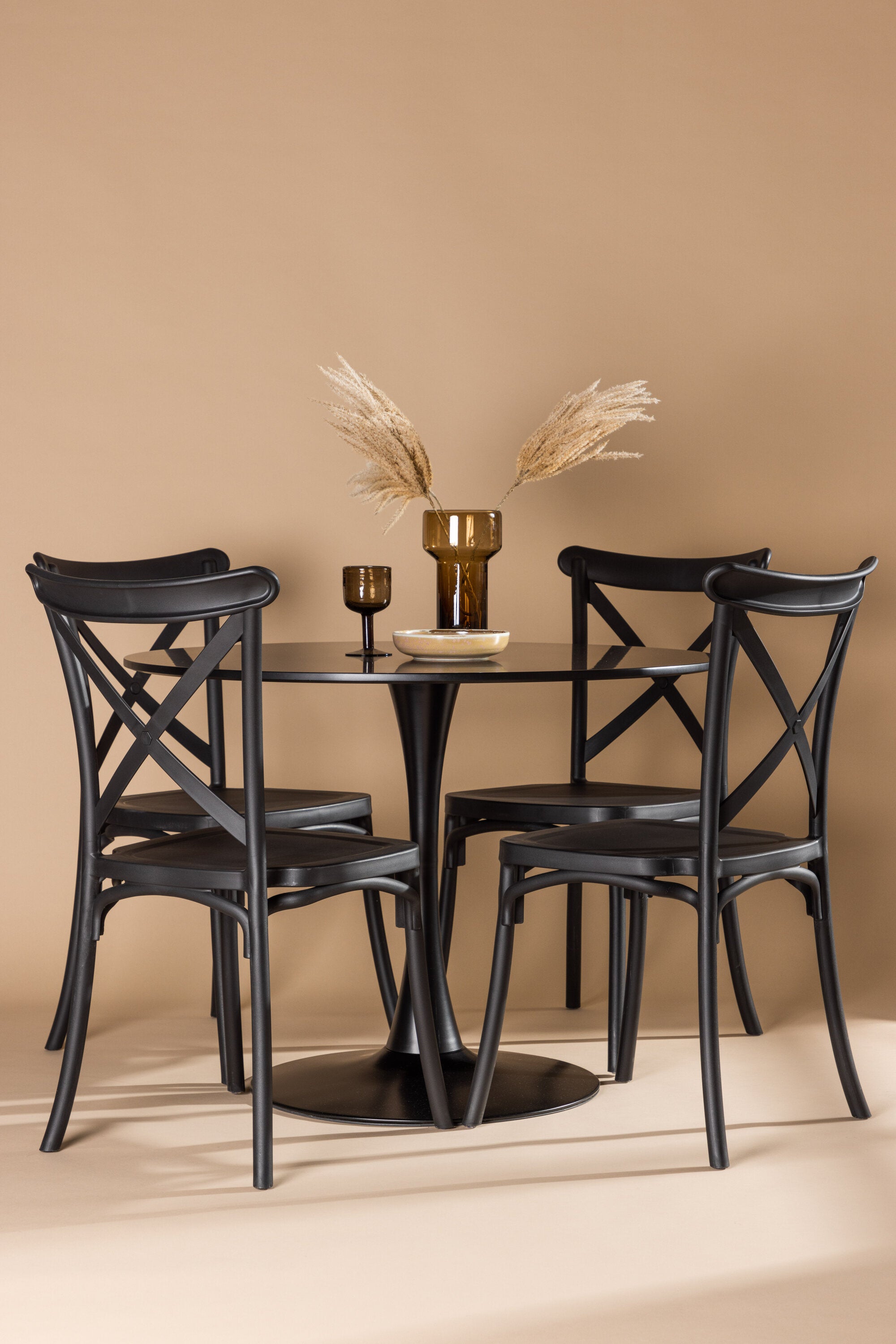 Glade Esszimmerset + Crosette ⌀100cm/4St. in Schwarz präsentiert im Onlineshop von KAQTU Design AG. Esszimmerset ist von Venture Home