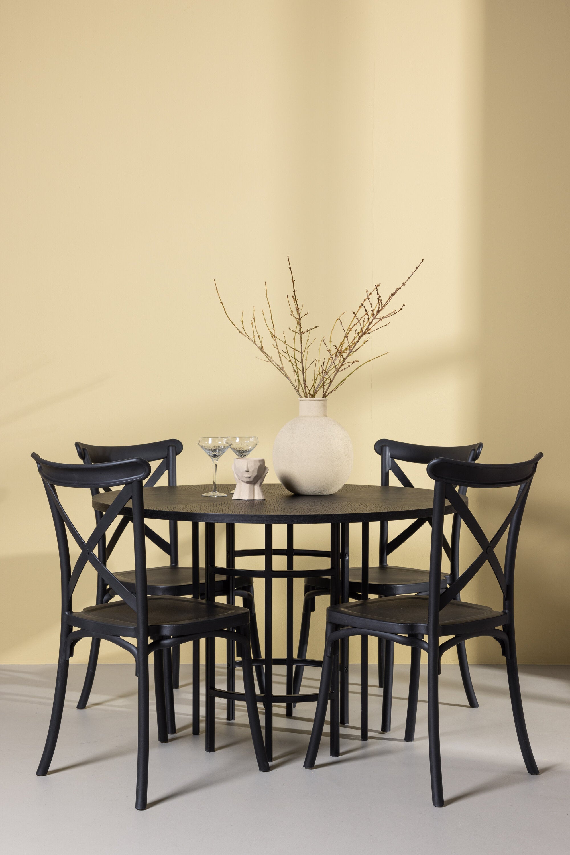 Esszimmerset Copenhagen + Crosett ⌀115cm/4St. in Schwarz präsentiert im Onlineshop von KAQTU Design AG. Esszimmerset ist von Venture Home