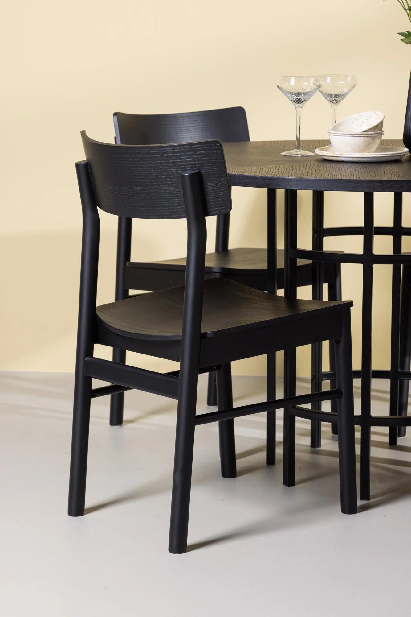Copenhagen Esstisch-Set: Skandinavisches Design für Ihr Zuhause.