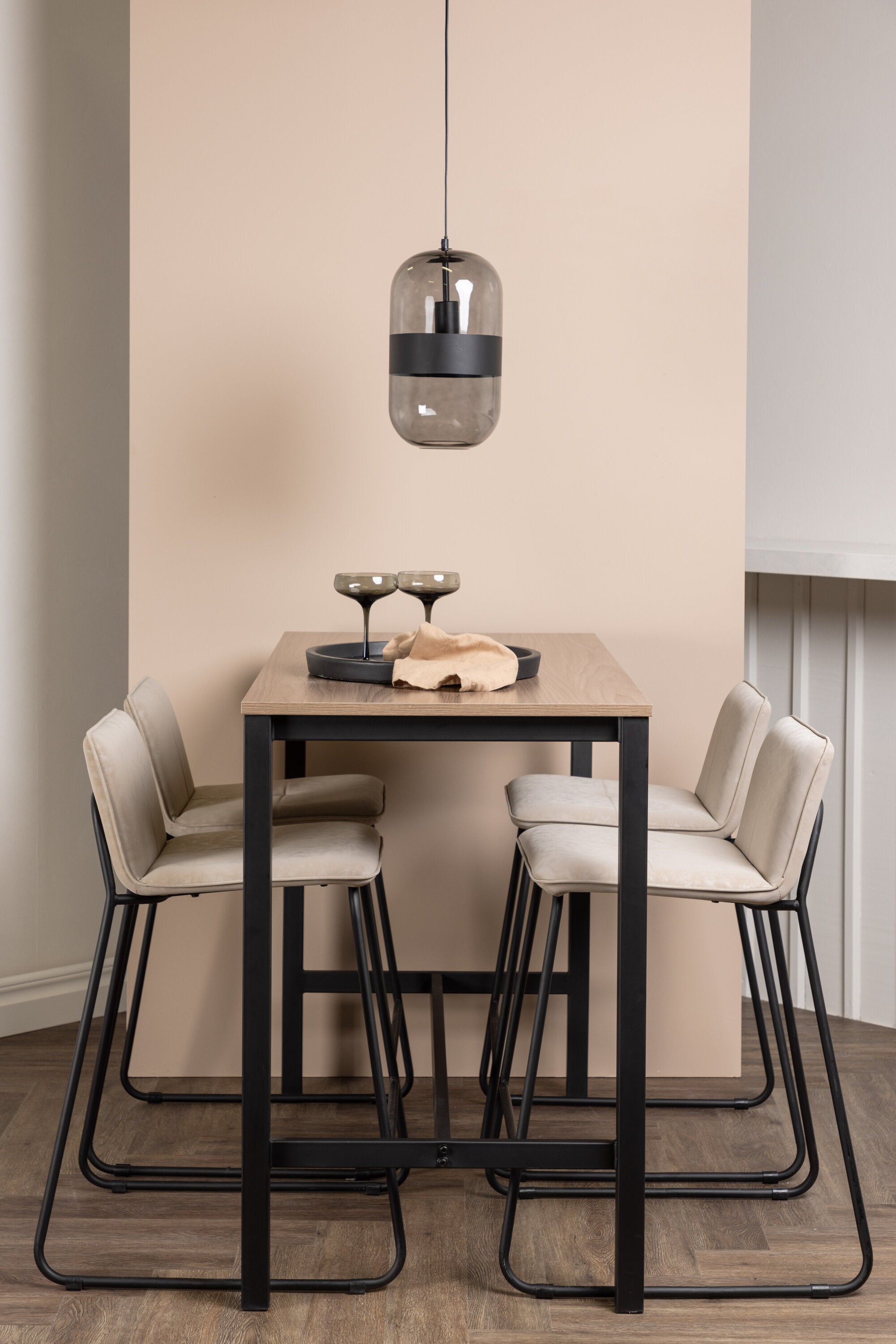 Camden Barset + Bisbee 120cm/4St. in Beige, Schwarz präsentiert im Onlineshop von KAQTU Design AG. Bartischset ist von Venture Home