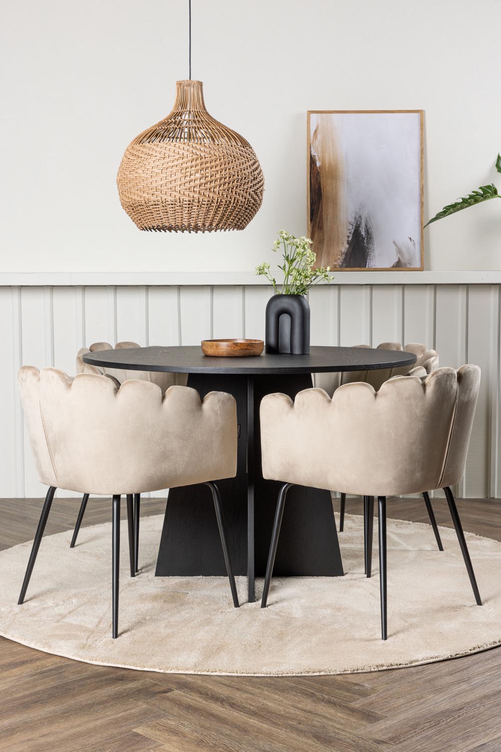 Bootcut Esszimmerset + Limhamn ⌀110cm/4St. in Beige präsentiert im Onlineshop von KAQTU Design AG. Esszimmerset ist von Venture Home