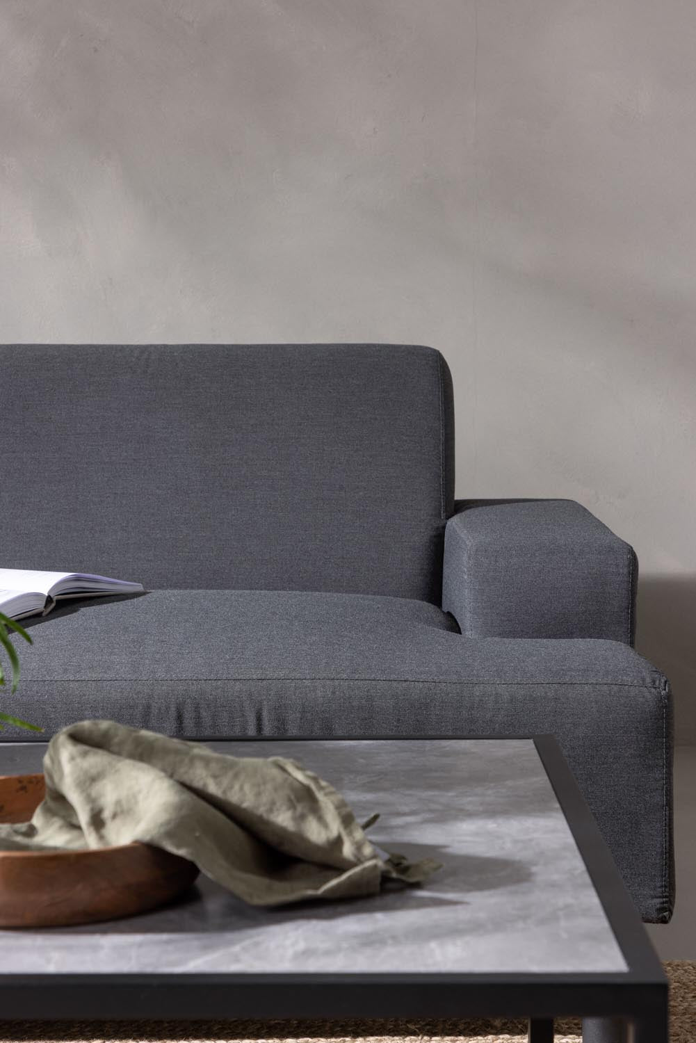 Mekka Sofa Outdoorset 124cm in Anthrazit präsentiert im Onlineshop von KAQTU Design AG. Loungeset ist von Venture Home