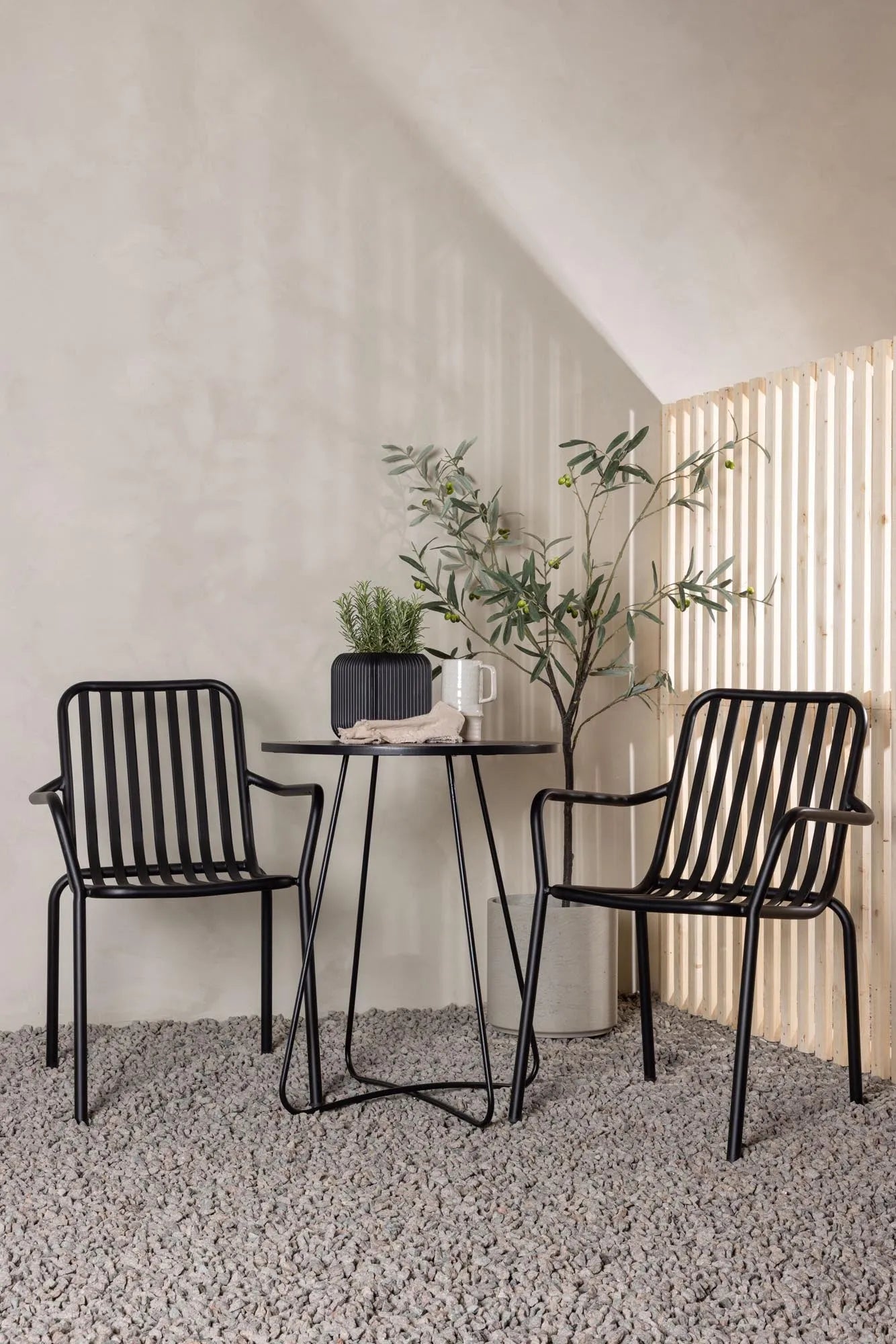 Stilvolles Bacong Outdoor-Tischset ⌀60cm von Venture Home.