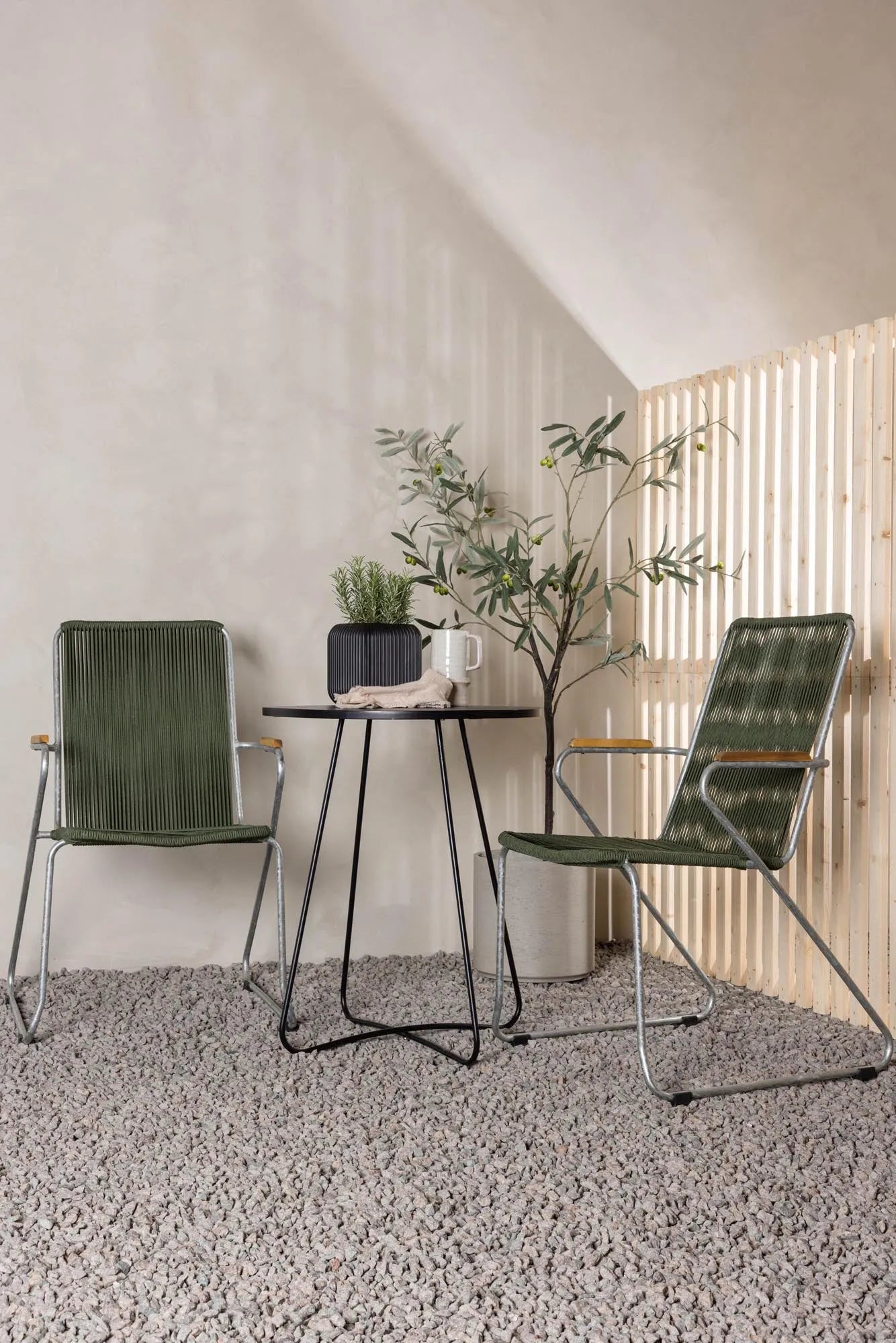 Venture Home Bacong Set: Zeitloses Design für Ihren Außenbereich.