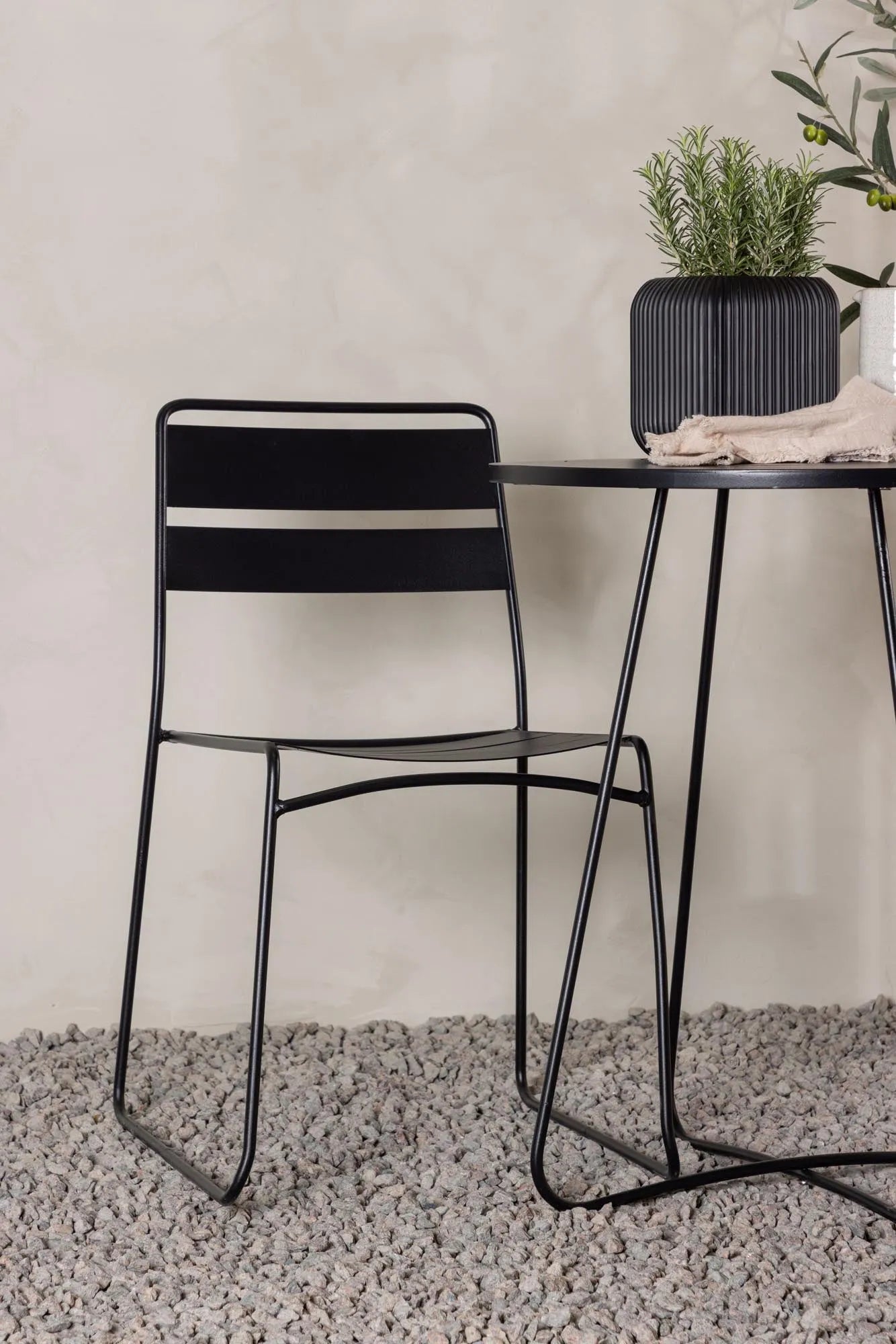 Modernes Bacong Outdoor-Set ⌀60cm für stilvolle Terrassenmomente.